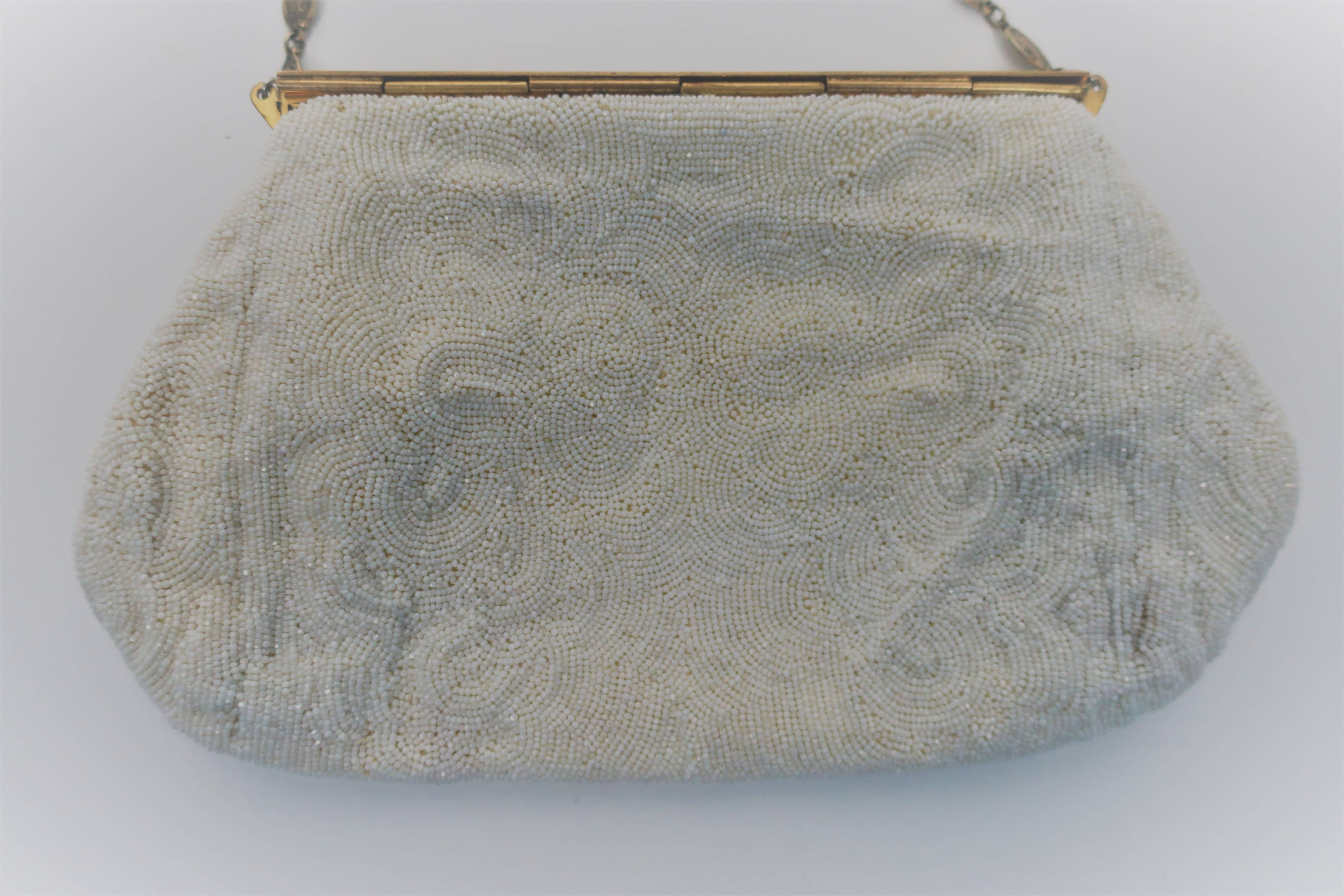 Vintage White Beaded Handbag  For Sale 4