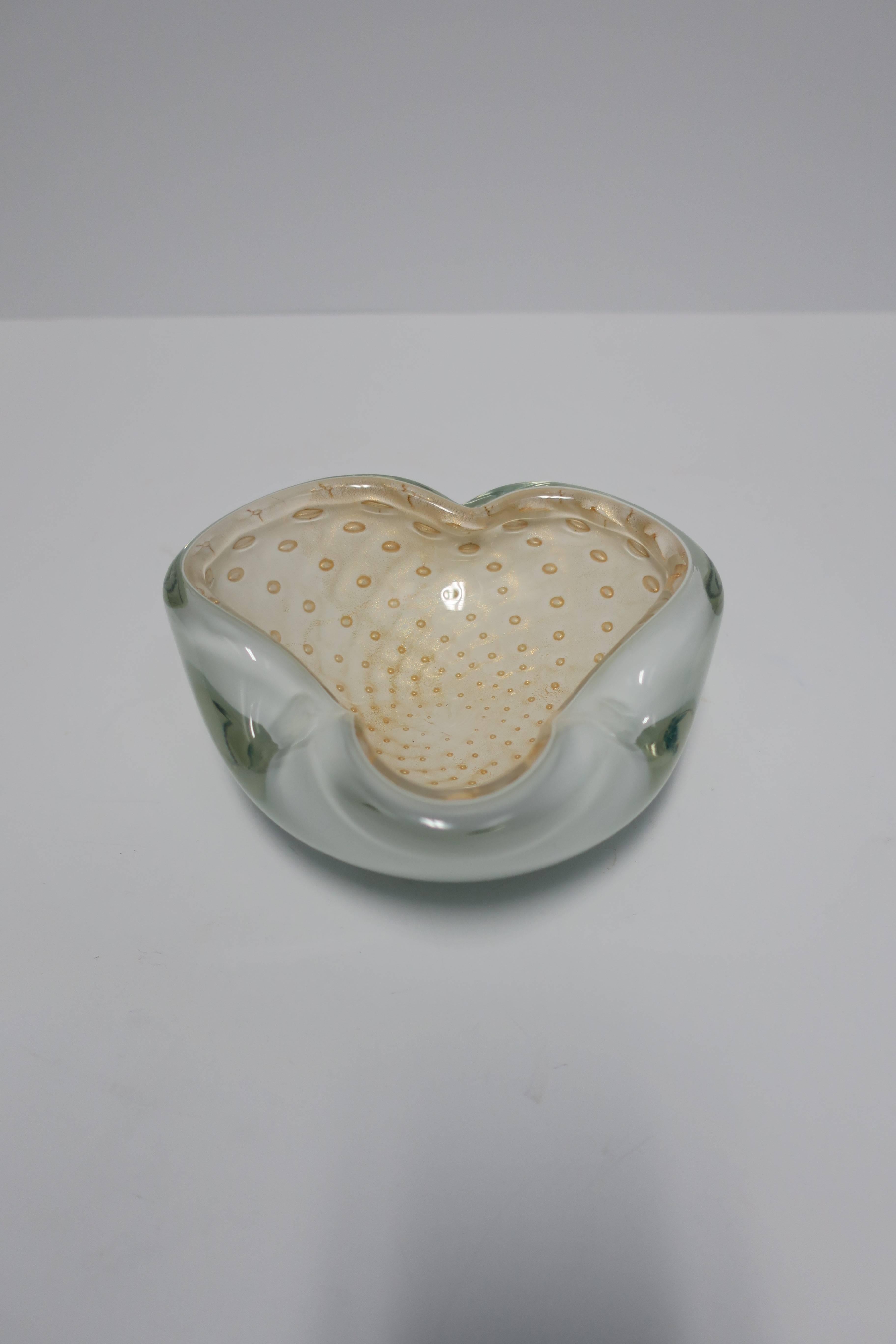 20th Century Beautiful Vintage Modern White and Gold Murano Art Glass Bowl, Italy, 1960s