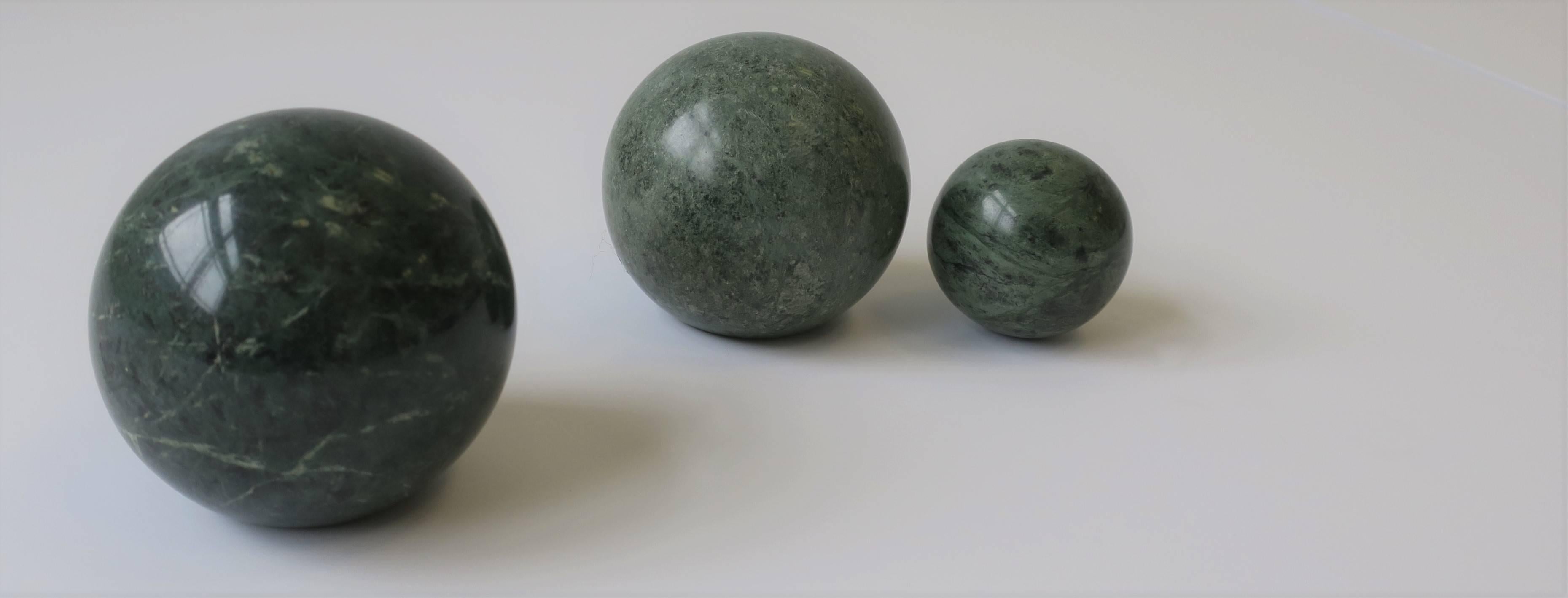 Italian Art Deco Modern Dark Green Marble Sphere's, circa 1970s, Set of 3 11