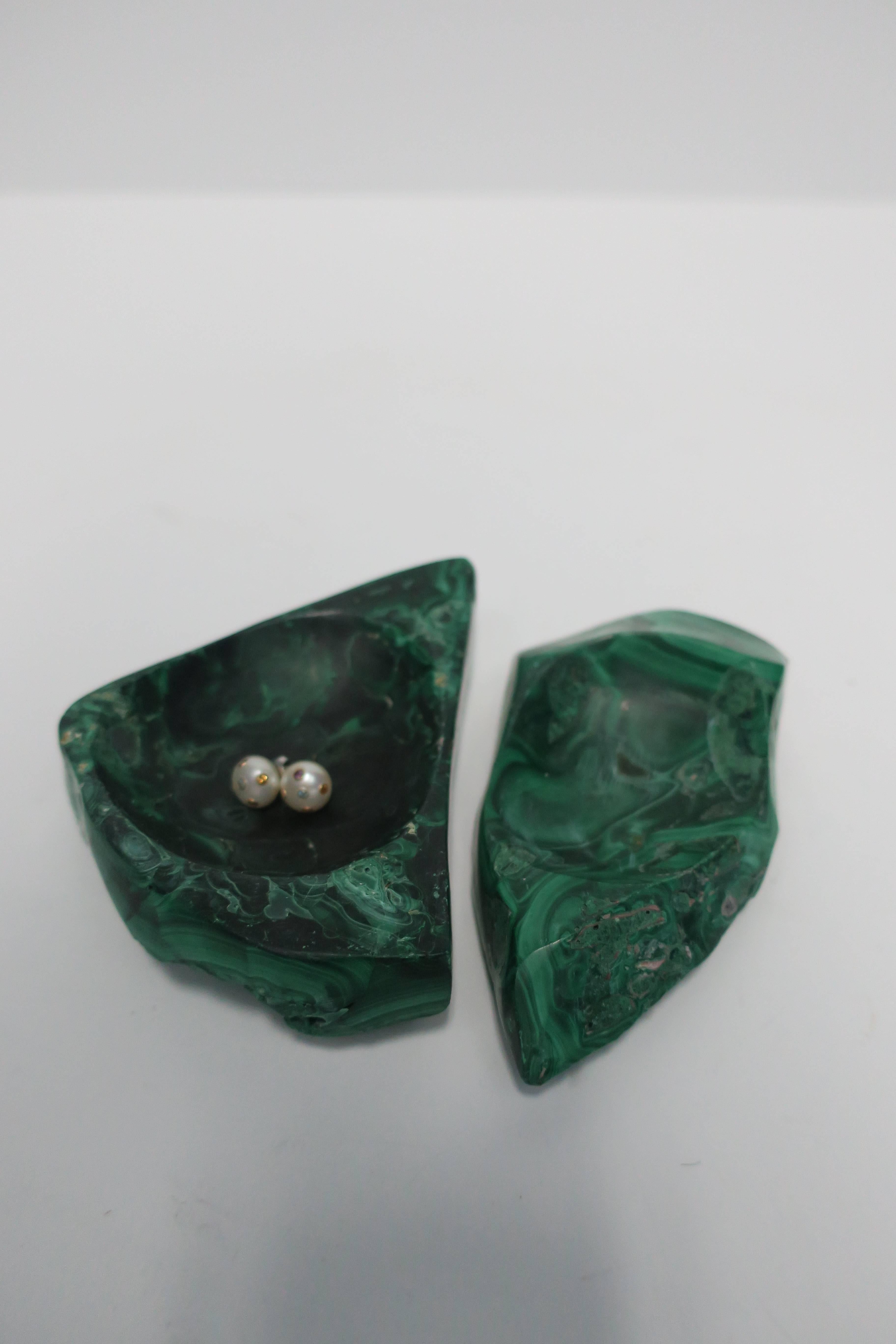 Green Malachite Desk Vessel or Jewelry Dish In Good Condition In New York, NY