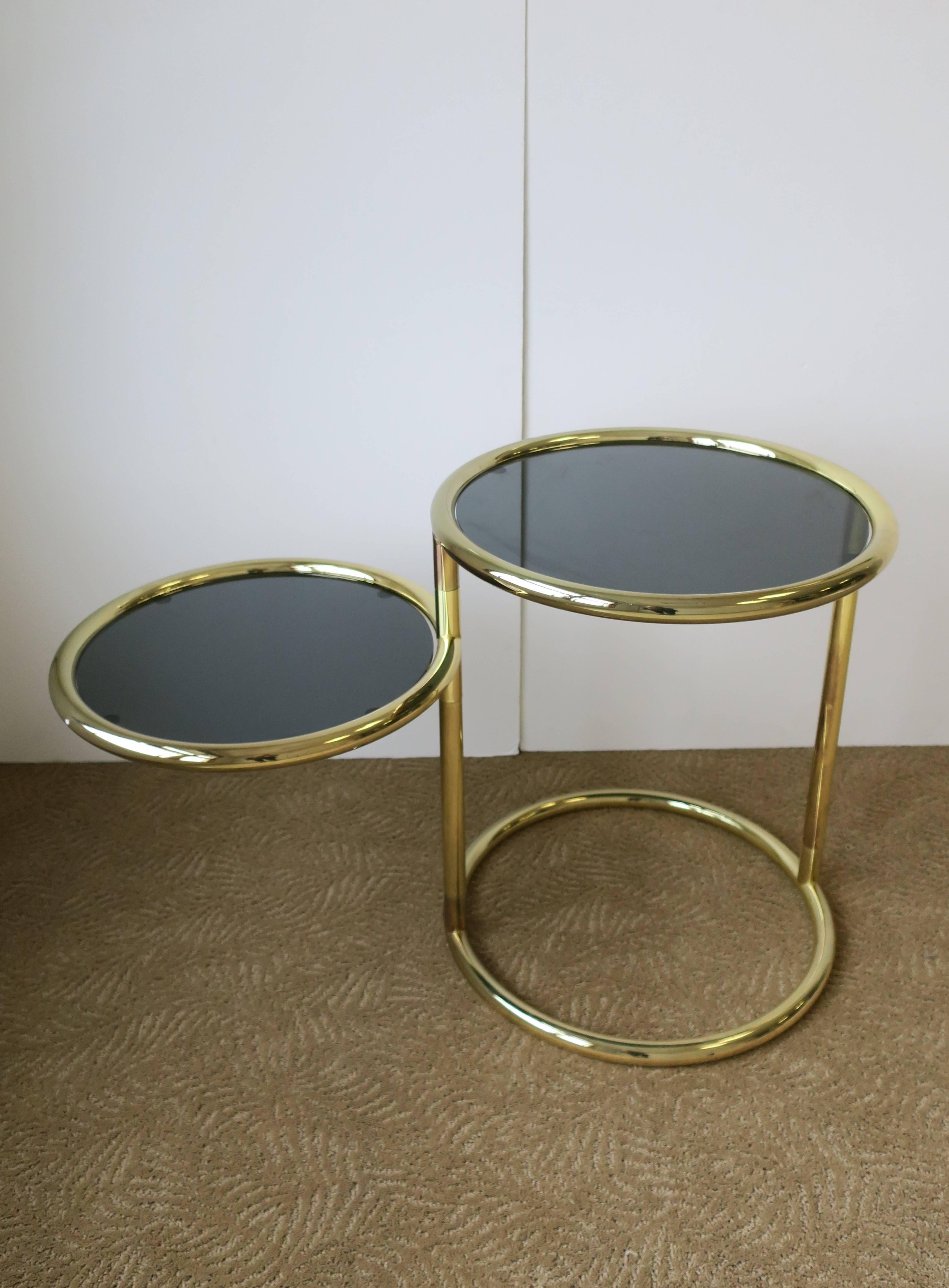 Late 20th Century Modern Swivel Round Brass and Glass Side Table After Milo Baughman, ca. 1970s