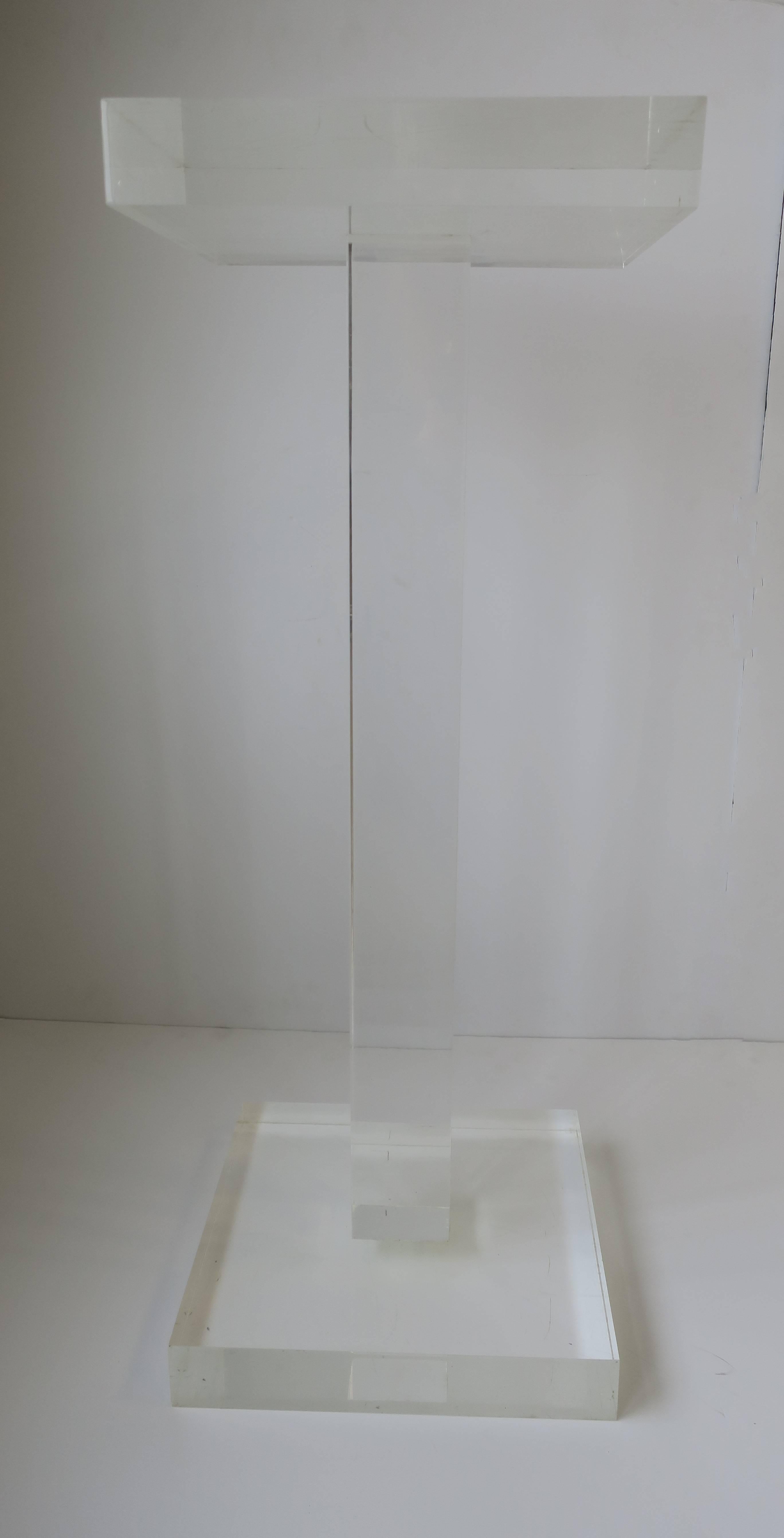 Modern Lucite Pedestal or Column Stand In Good Condition In New York, NY