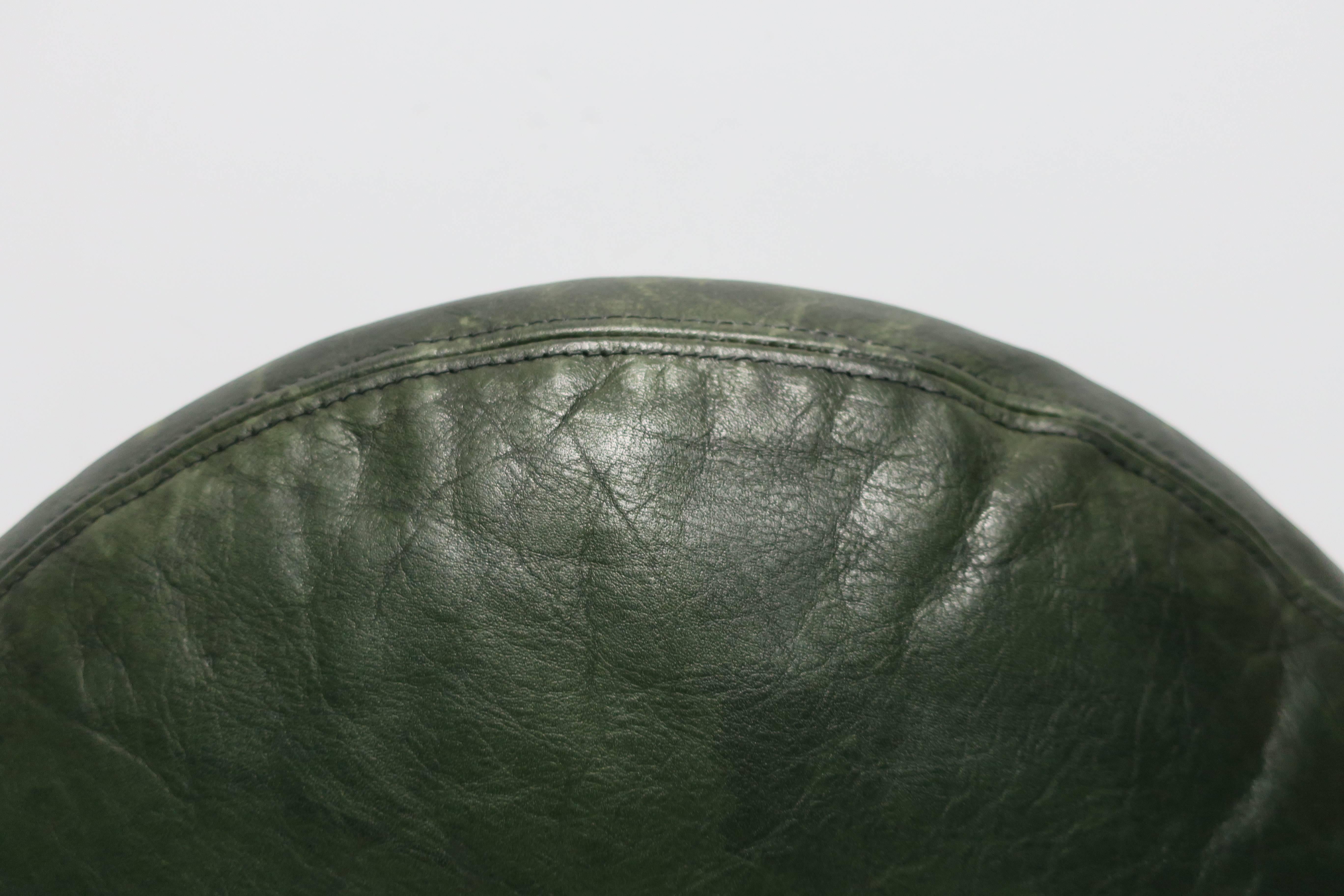 Scandinavian Modern Dark Green Round Leather Pillow, circa 1970s Sweden In Good Condition For Sale In New York, NY