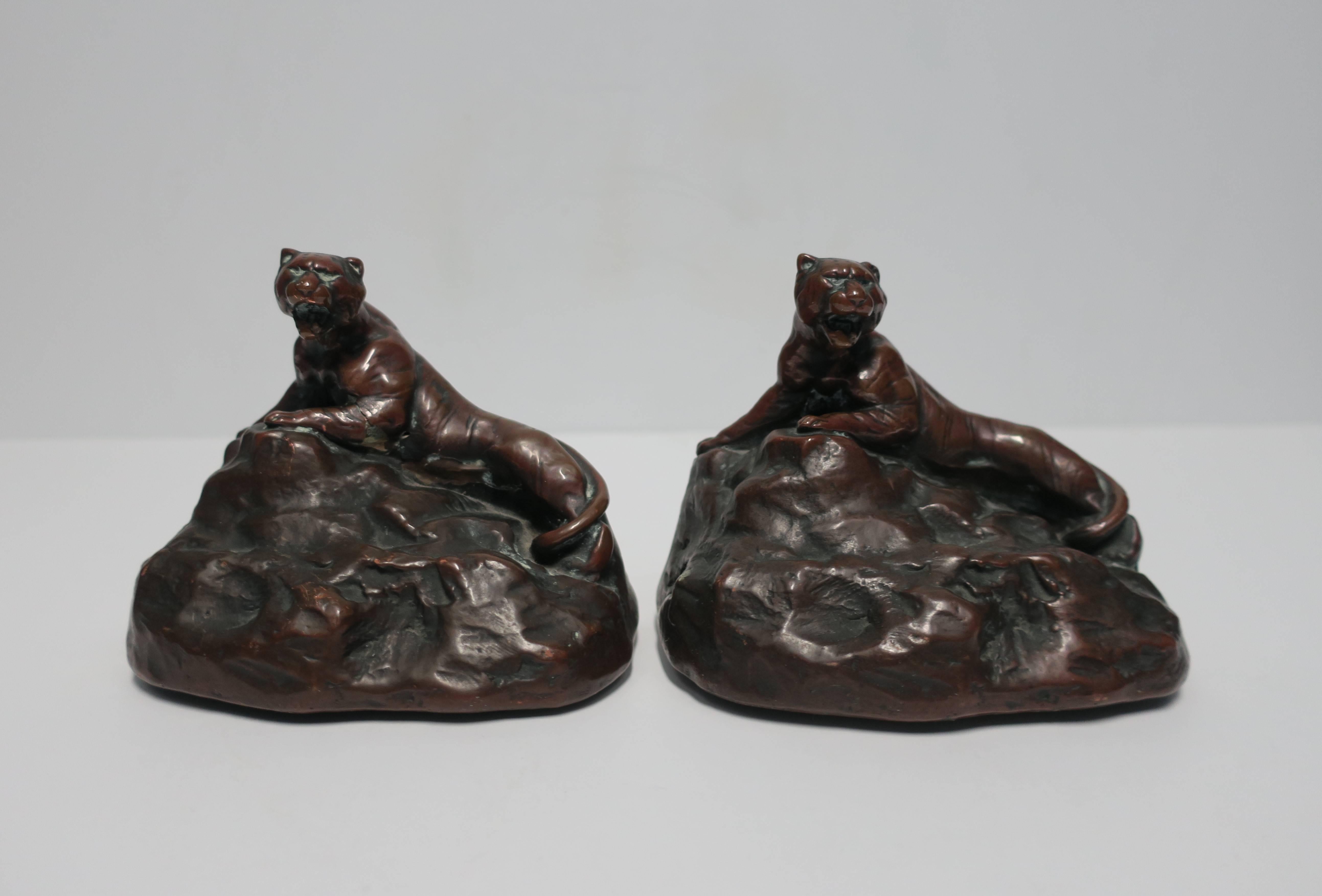 Tiger Cat Art Deco Bookends, ca. 1970s In Good Condition In New York, NY