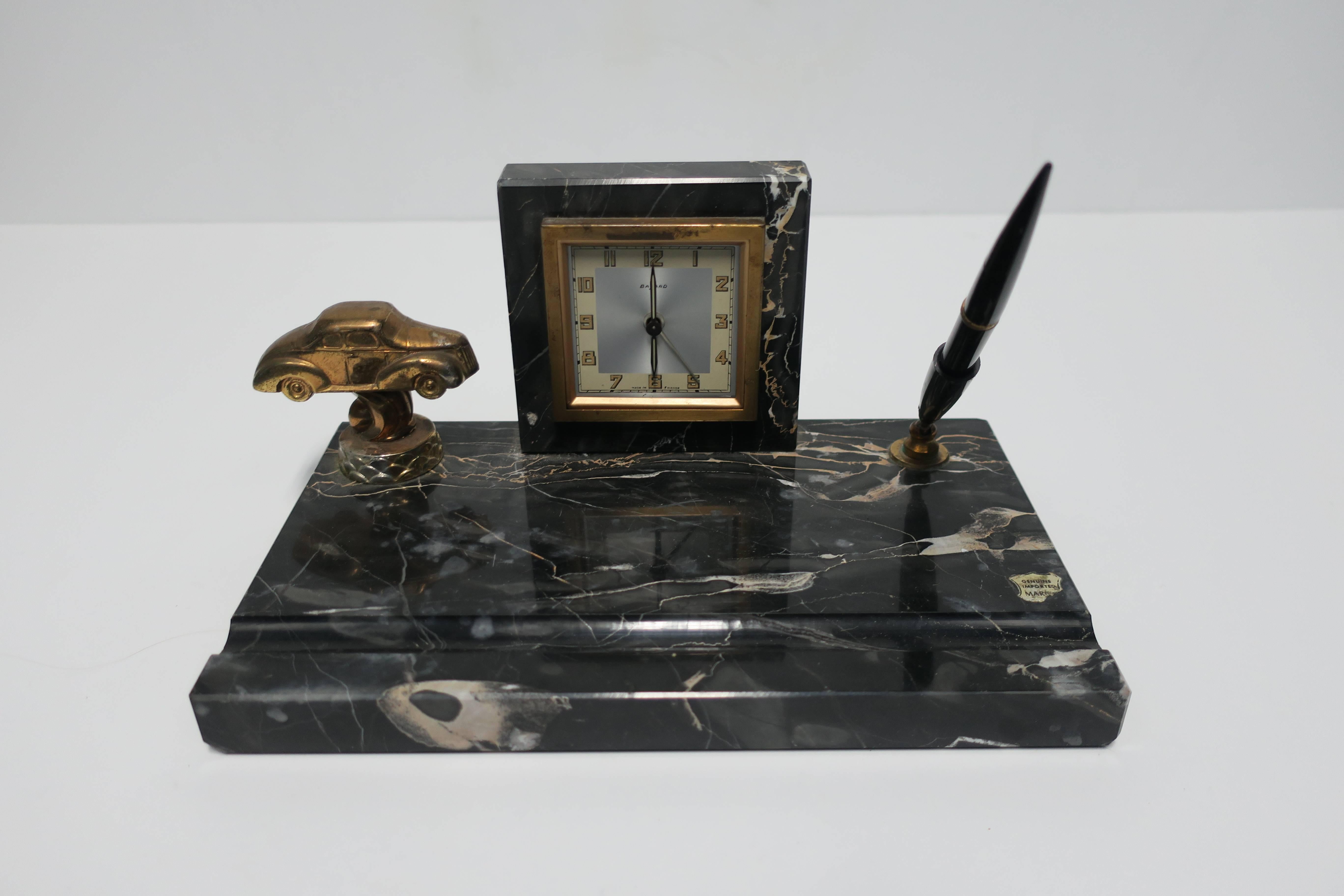 French Art Deco Black Marble Clock and Pen Desk Set (Art déco)