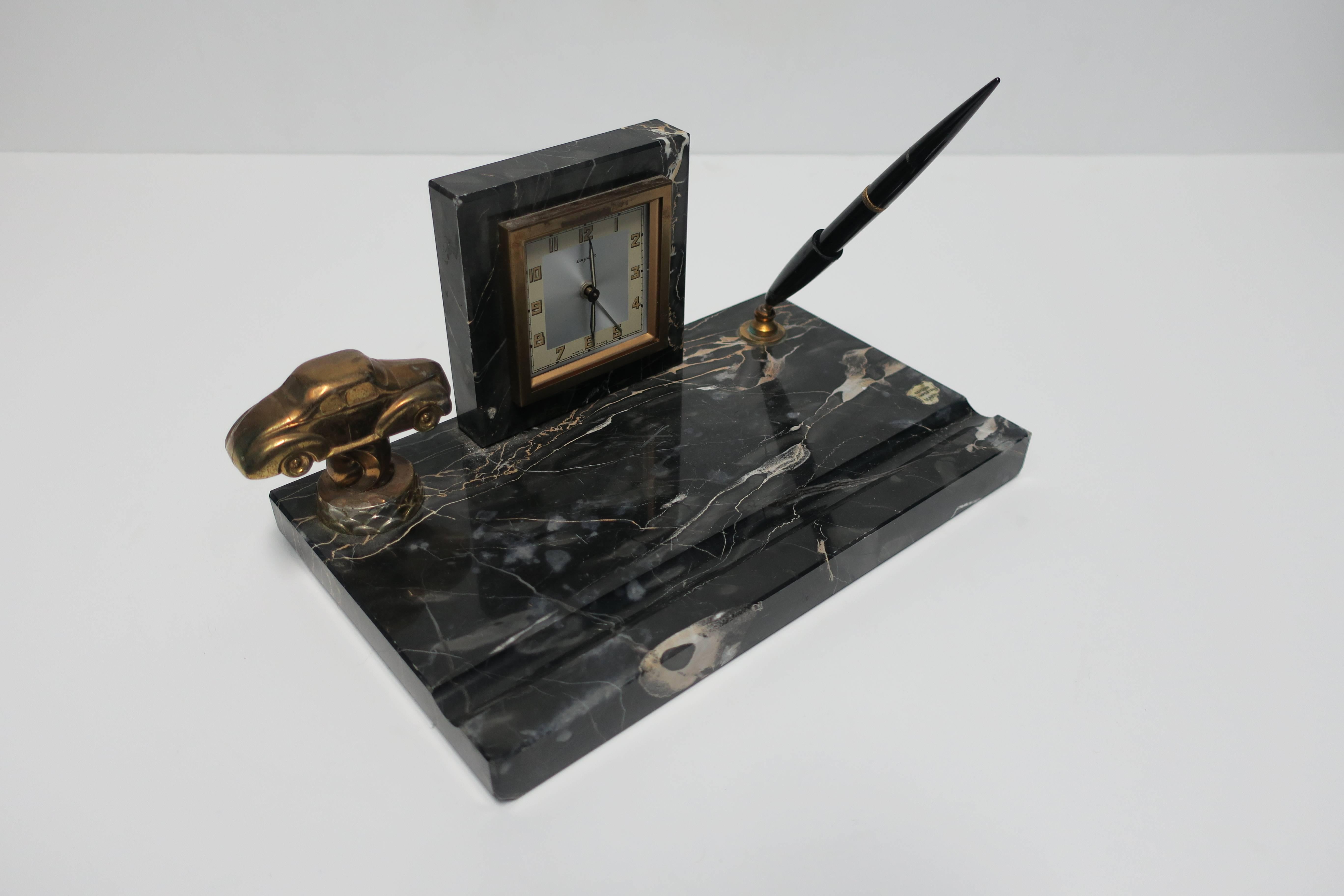 French Art Deco Black Marble Clock and Pen Desk Set (Französisch)