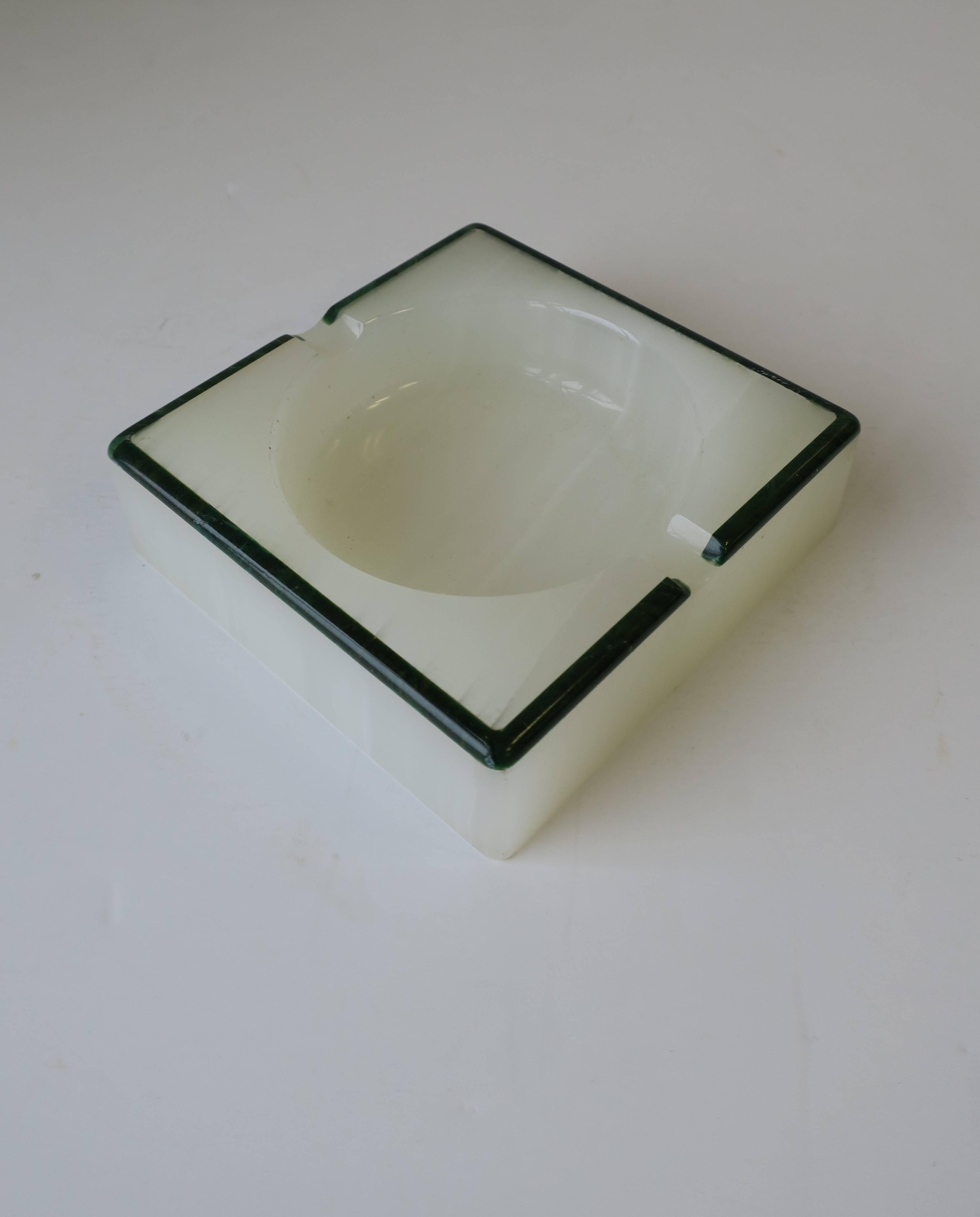 Modern Italian White Alabaster and Green Marble Ashtray or Vessel, Italy In Excellent Condition In New York, NY