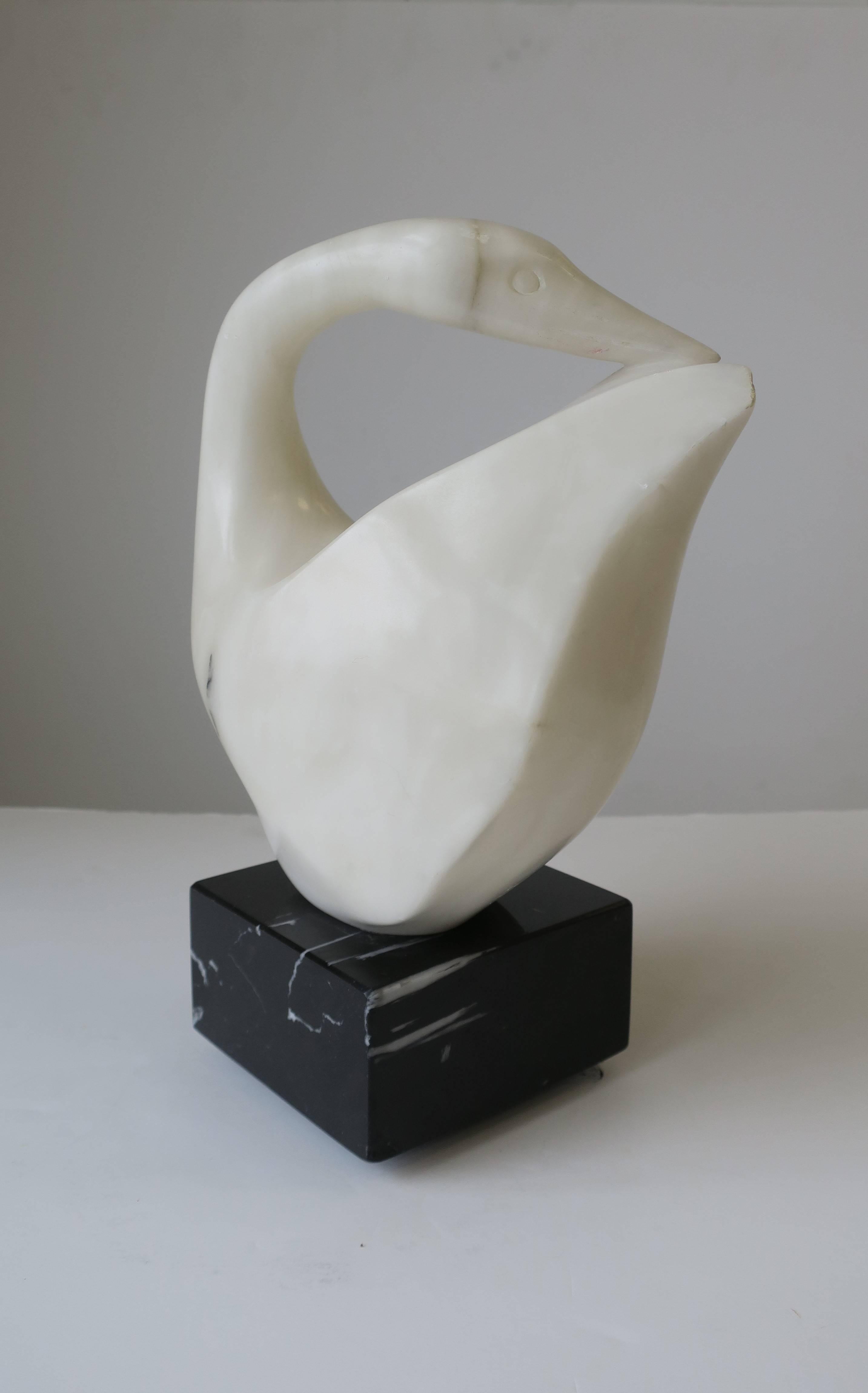 Modern Black and White Marble Bird Sculpture, ca. 1980s
