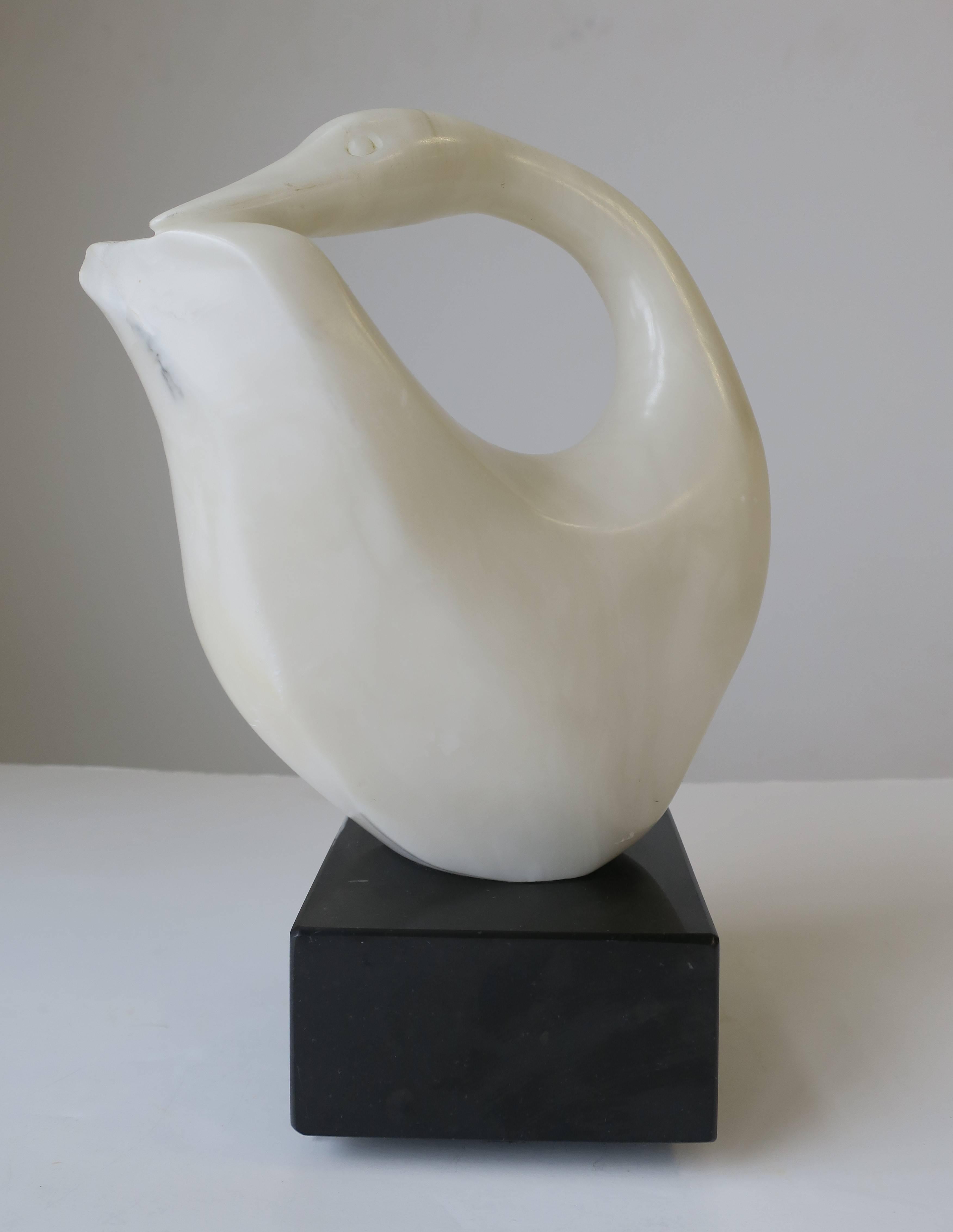 Black and White Marble Bird Sculpture, ca. 1980s In Good Condition In New York, NY