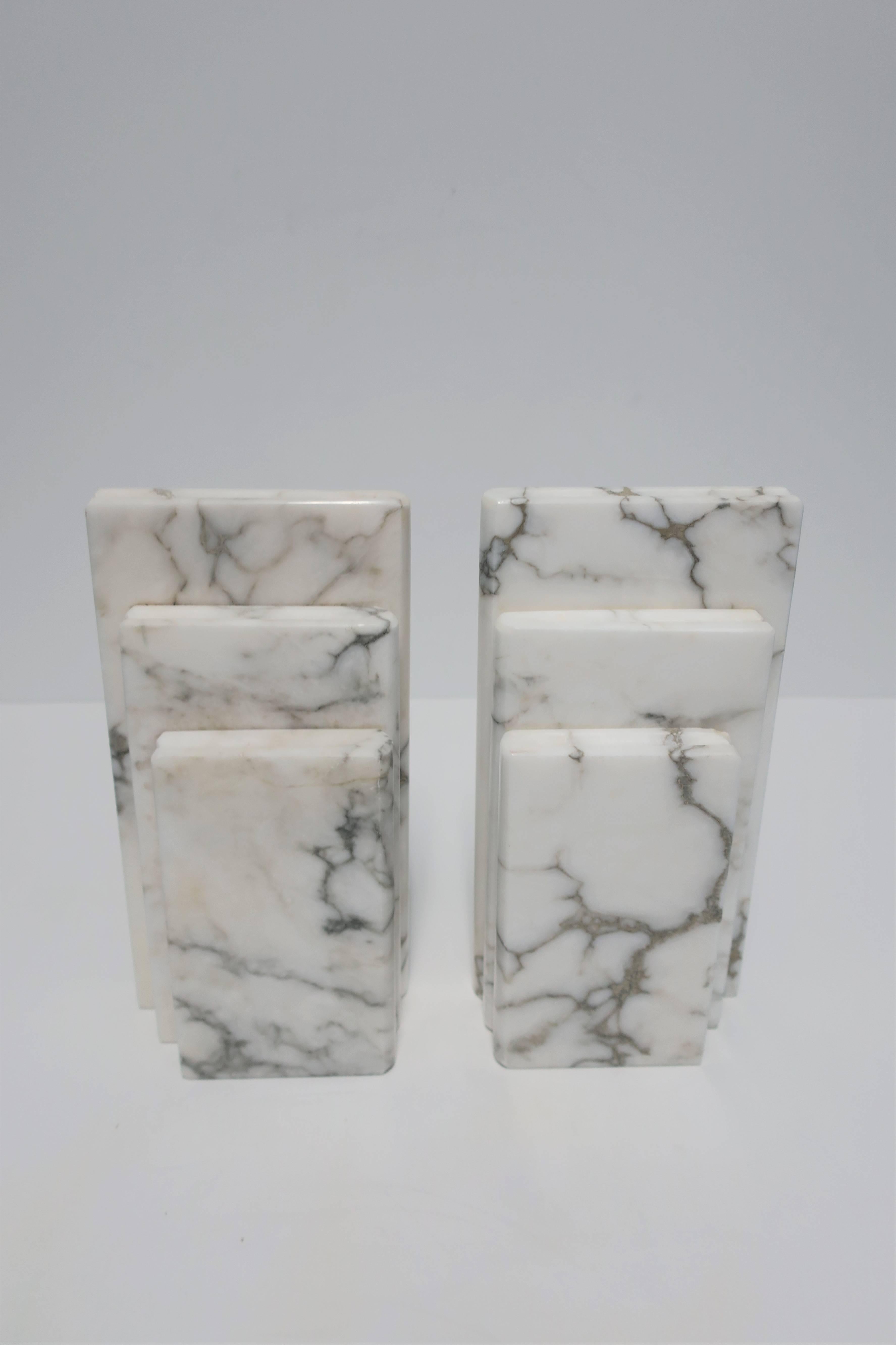 Pair 1970s Modern Italian White and Black Marble 'Book' Bookends 4