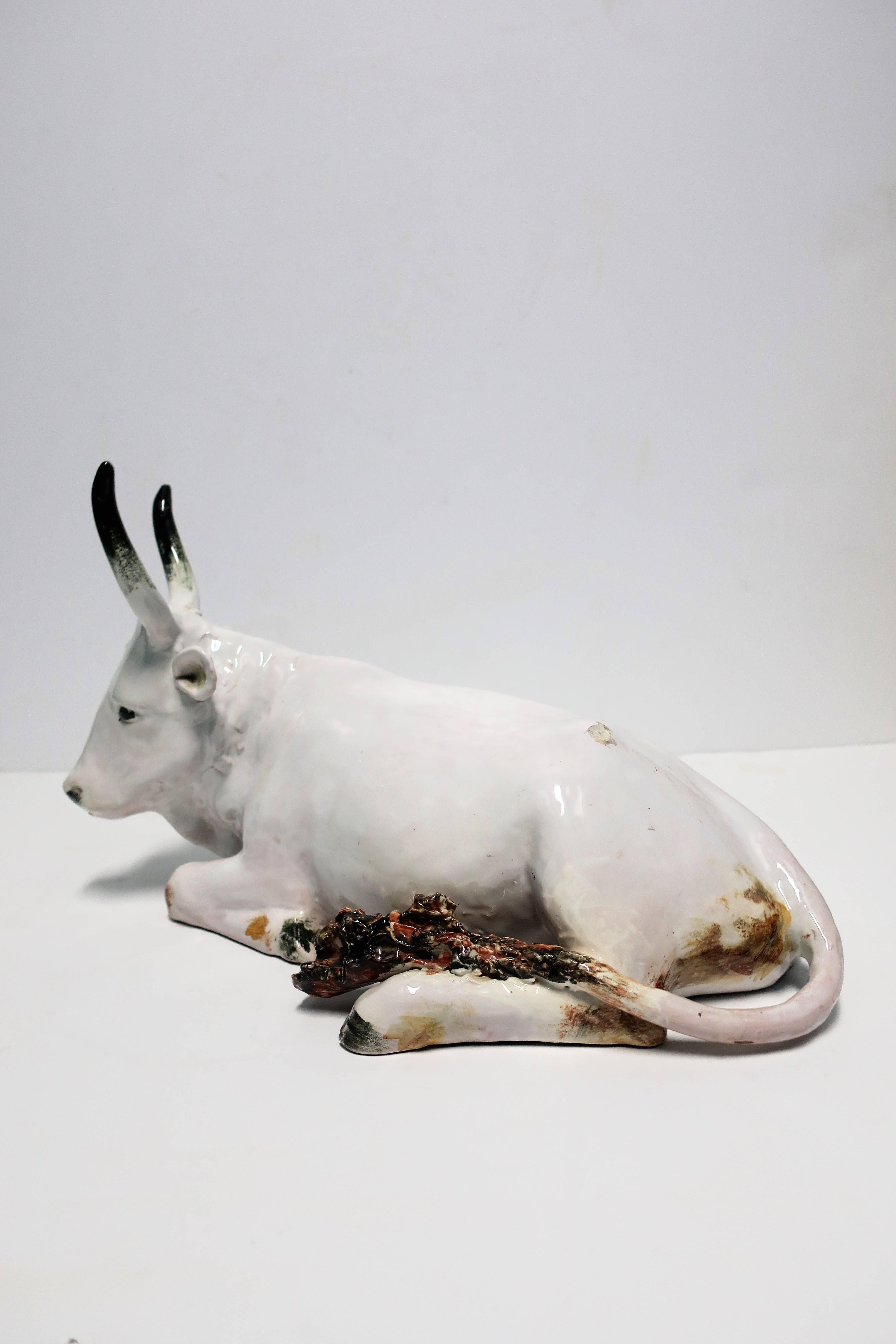 Italian White Pottery Animal Bovine Cow Sculpture In Good Condition In New York, NY