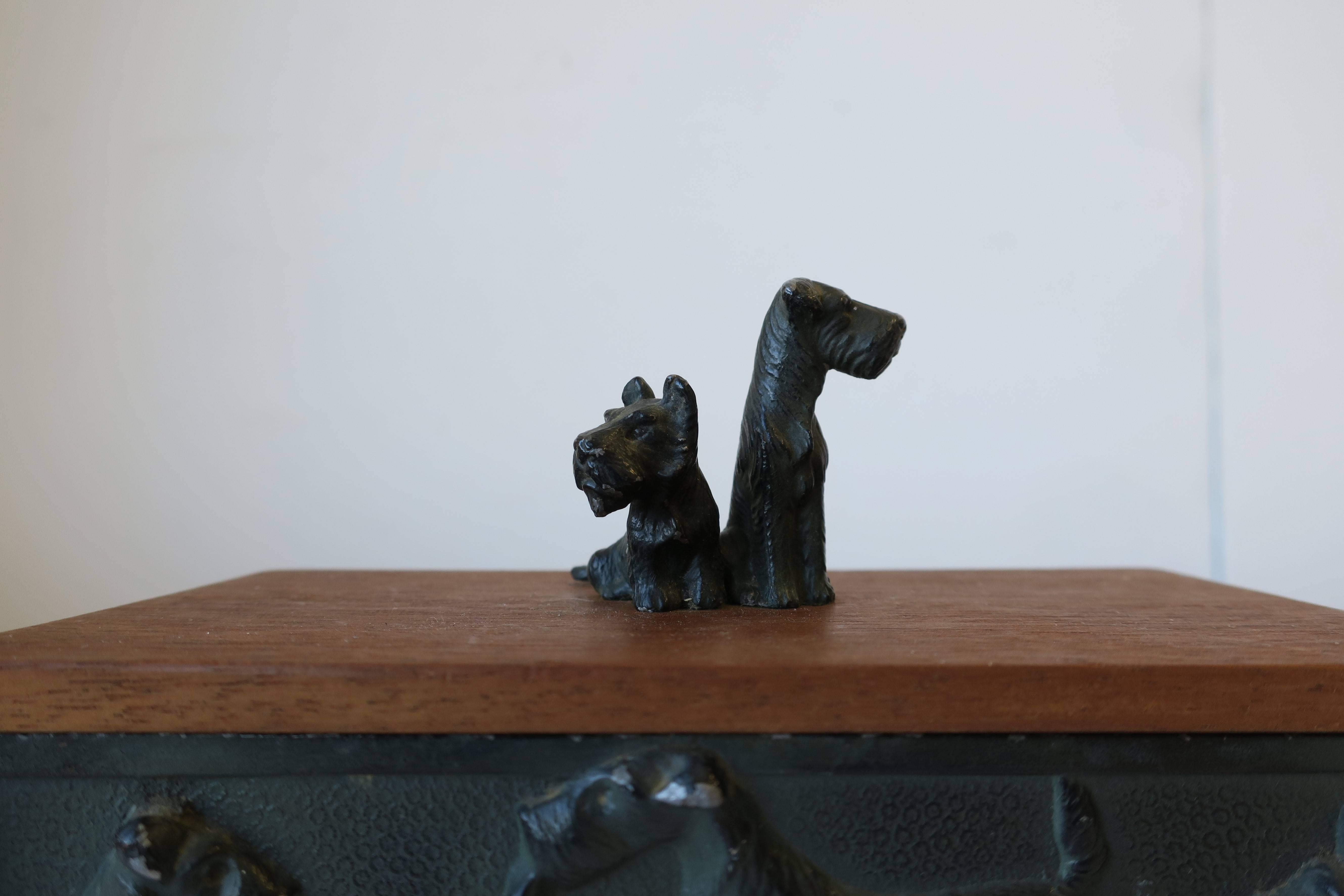 Vintage Scottie and Welch Terrier Dog Box, 1940s In Good Condition In New York, NY