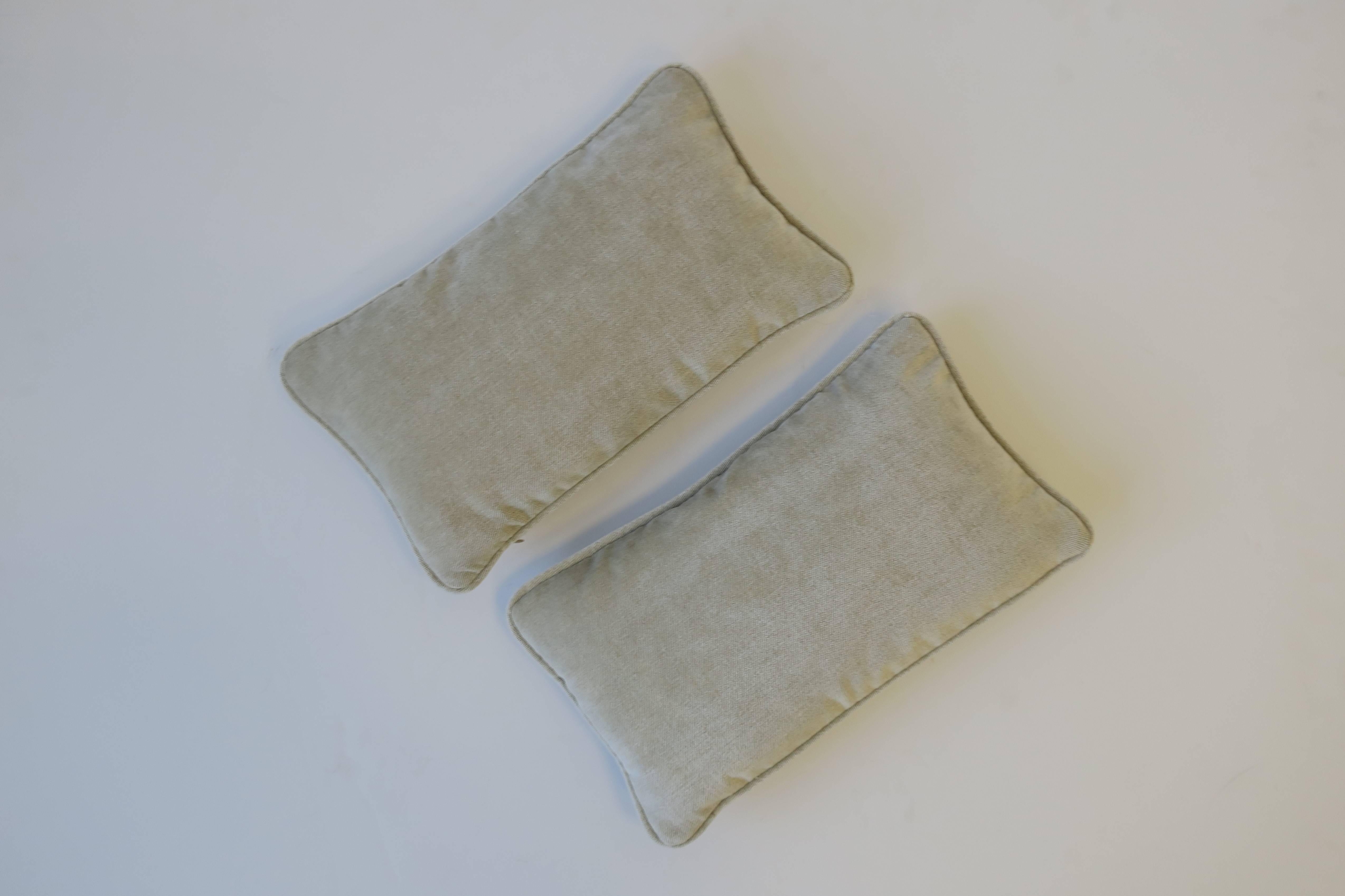small throw pillows
