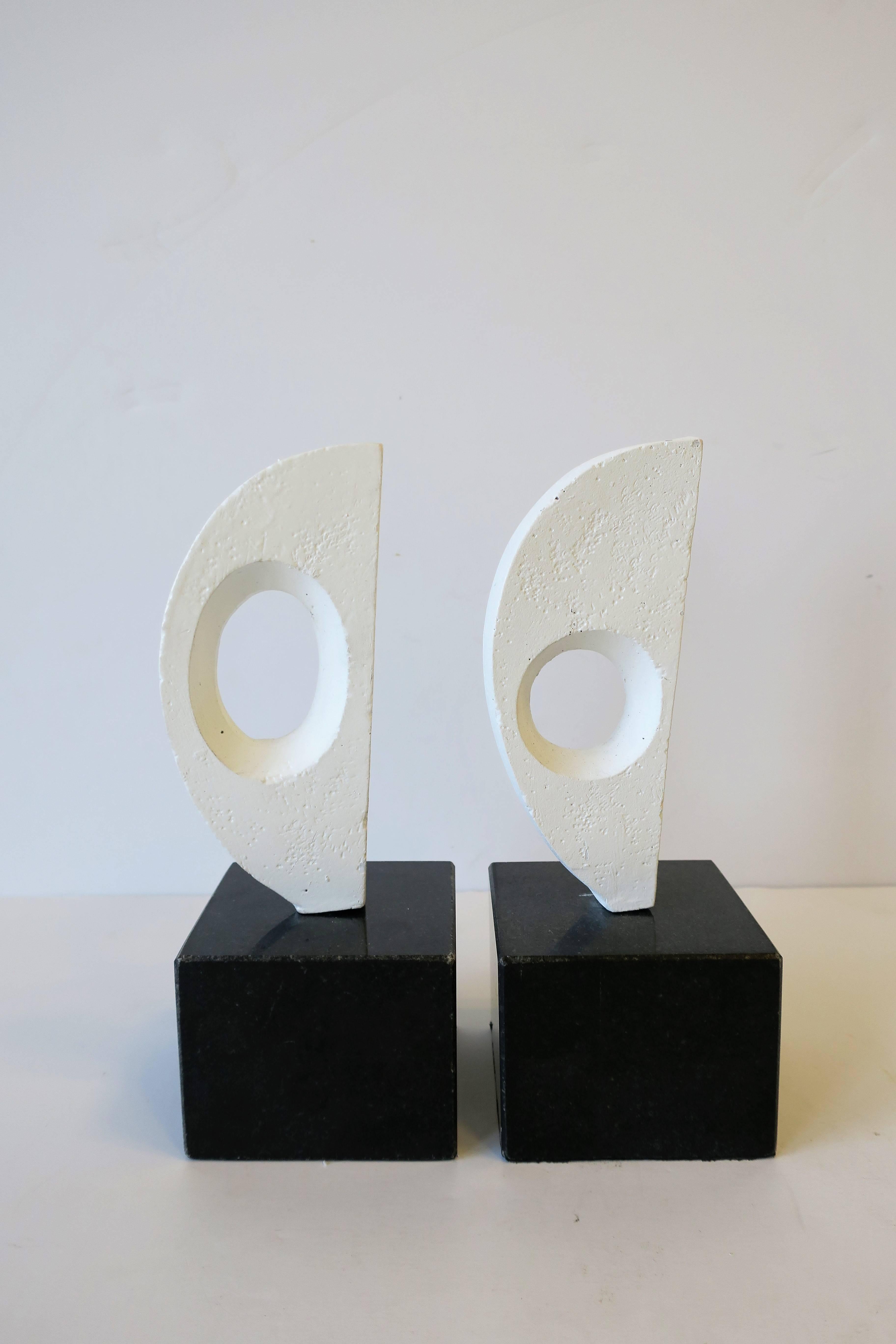 Post-Modern Pair of Black and White Abstract Sculpture Bookends on Marble Bases