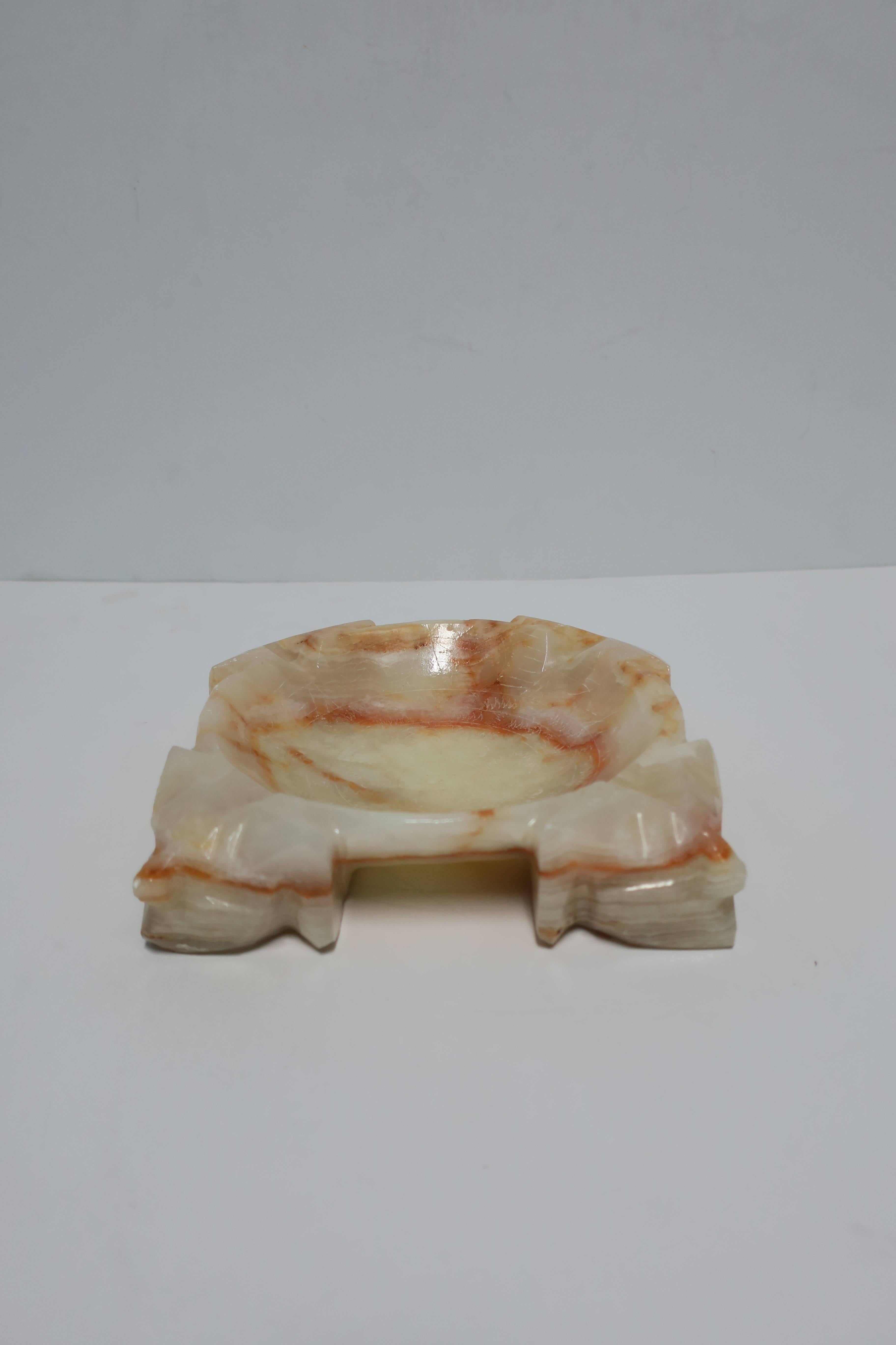 Hand-Carved Mexican Onyx Marble Ashtray or Vessel Bowl, 1970s