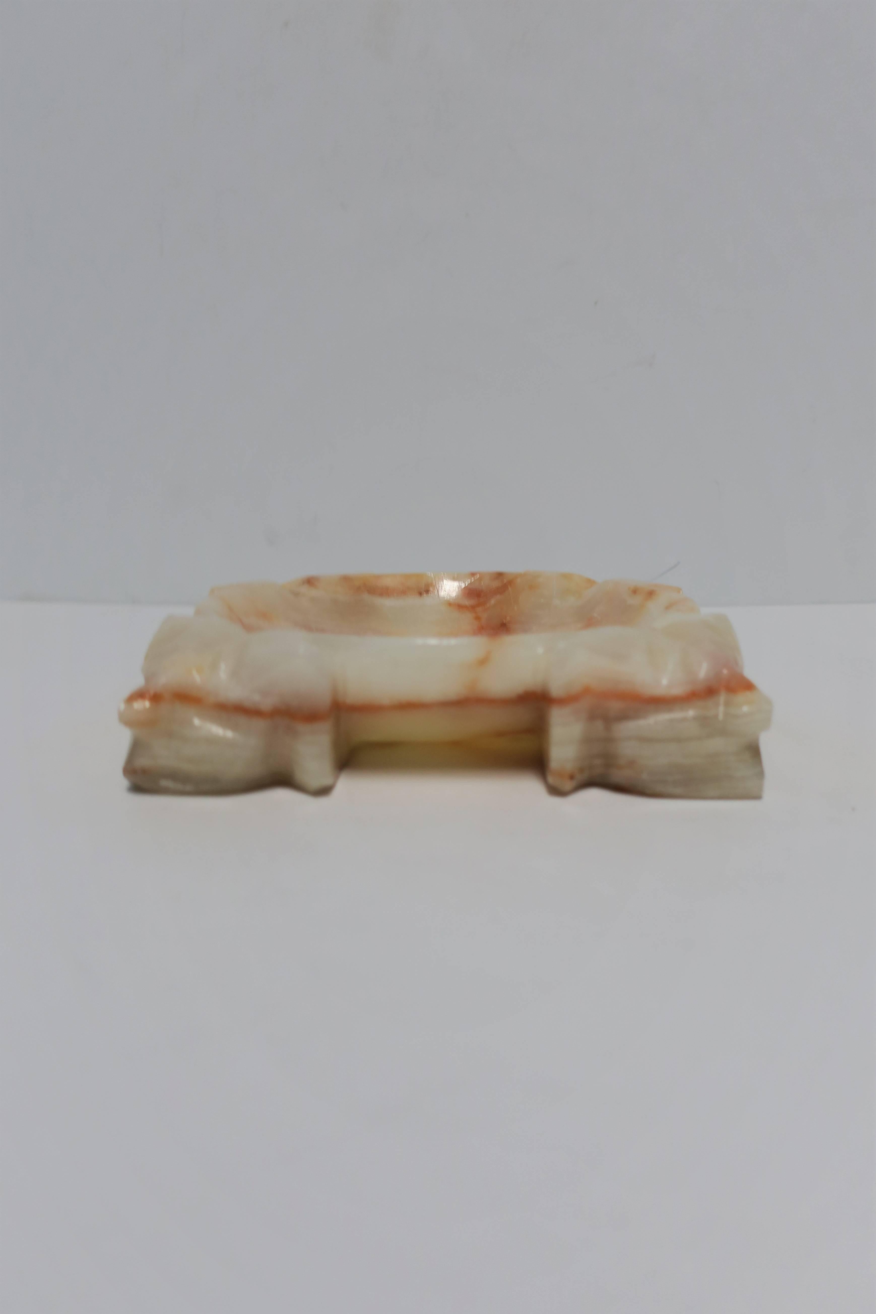 Mexican Onyx Marble Ashtray or Vessel Bowl, 1970s In Good Condition In New York, NY
