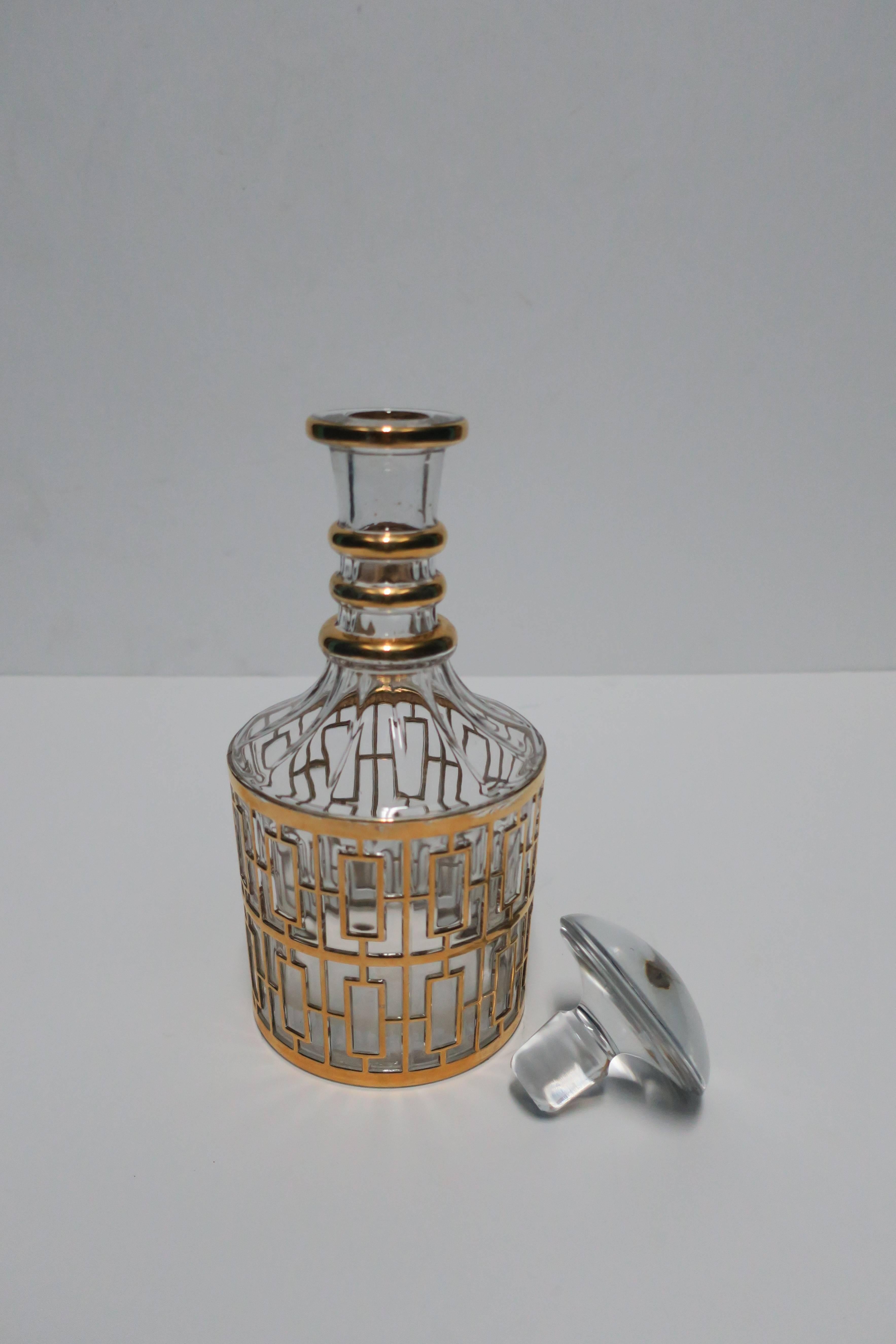 Mid-20th Century Hollywood Regency Clear and Gold Spirits Decantor, 1960s