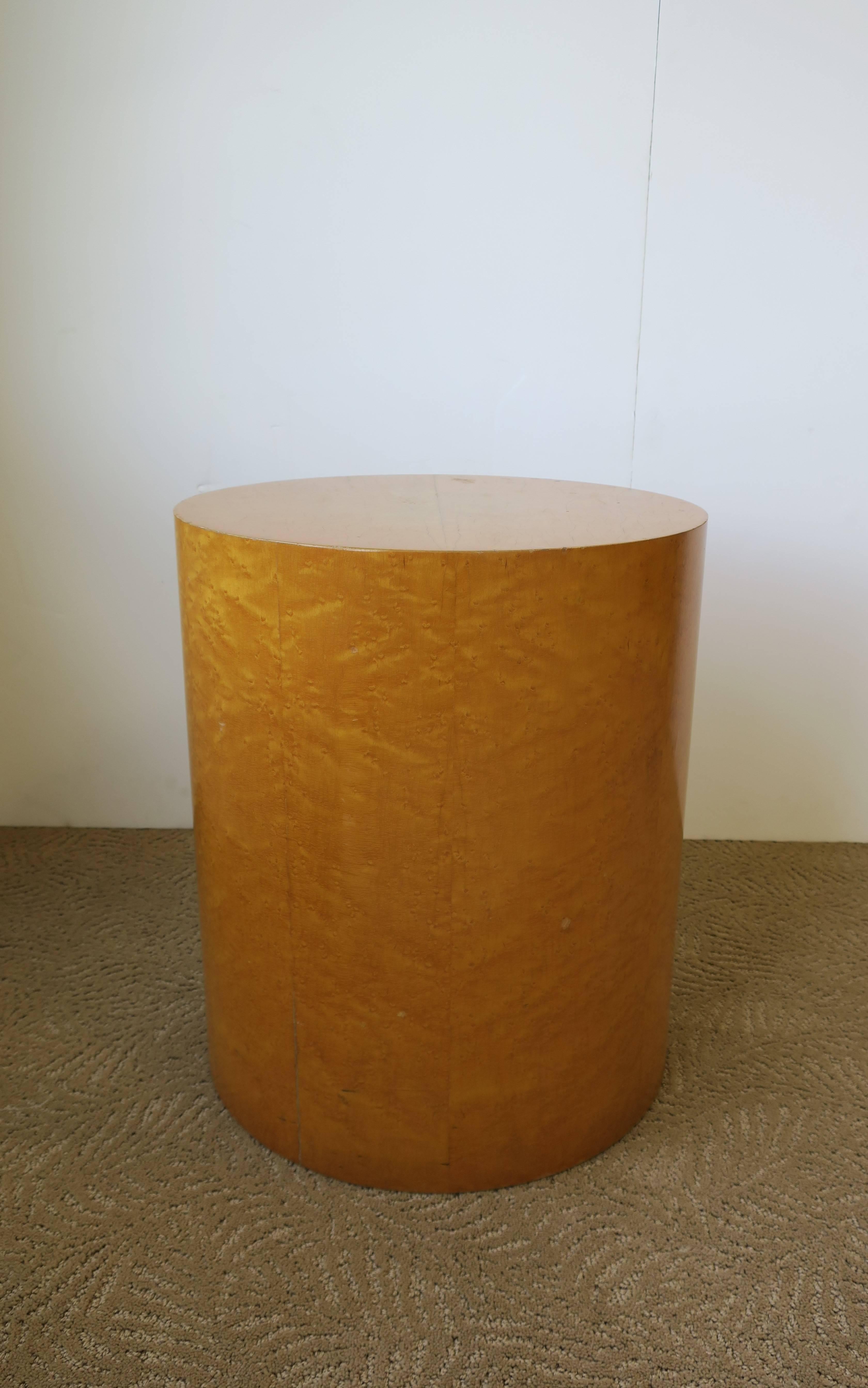 Lacquered Modern Round Pedestal Side Table 
