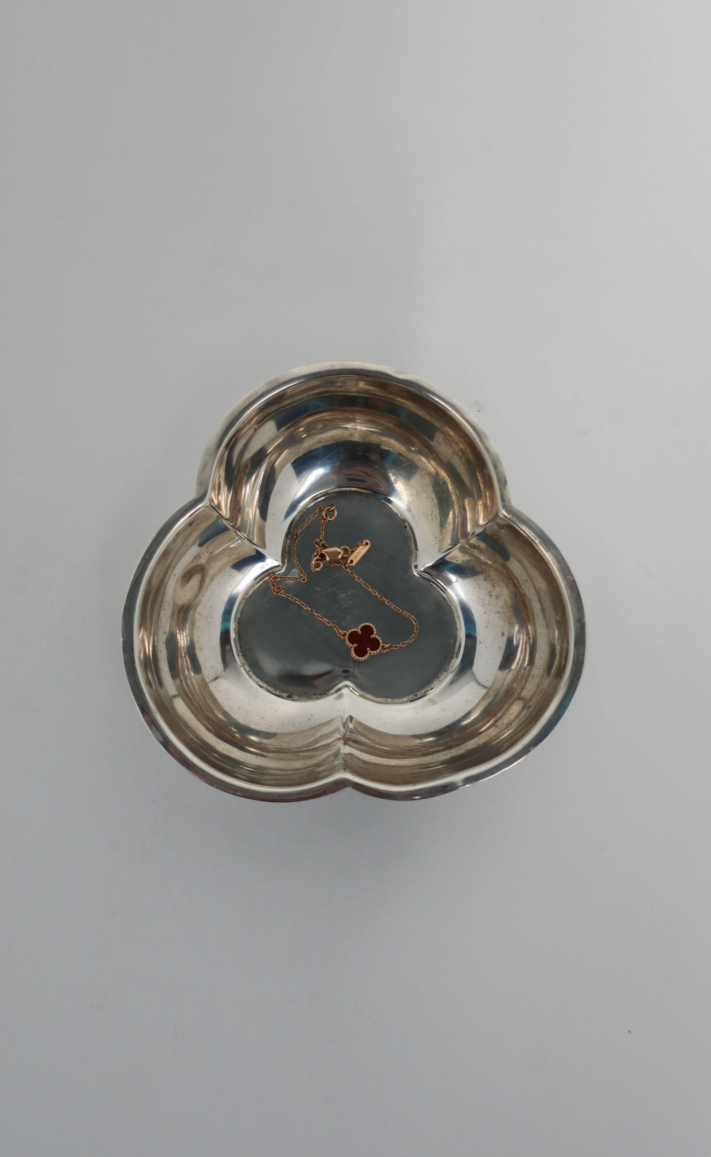 Vintage Sterling Silver Clover Bowl or Jewelry Dish by Wallace In Excellent Condition In New York, NY