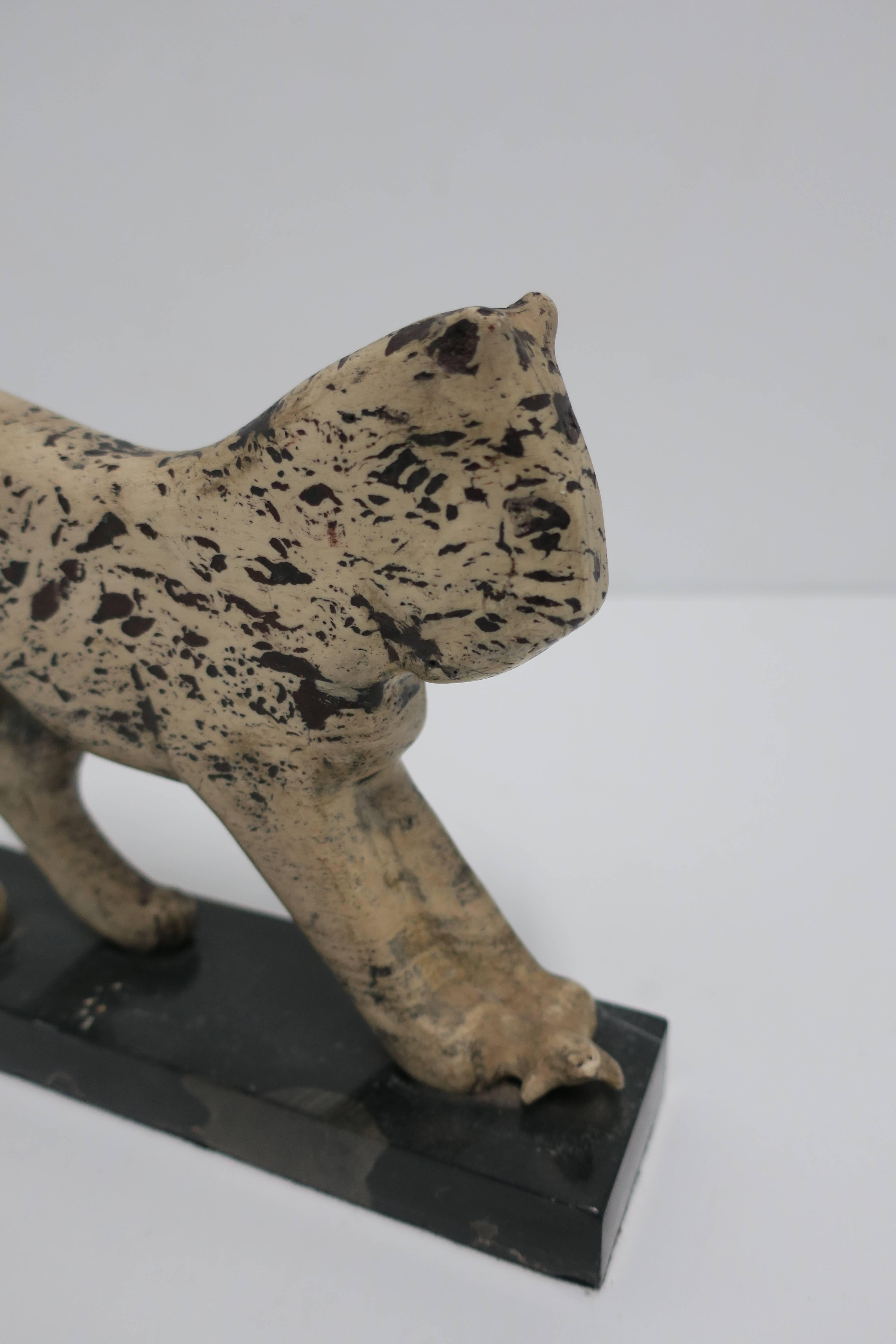 Black and White Marble Tiger Cat Sculpture 3