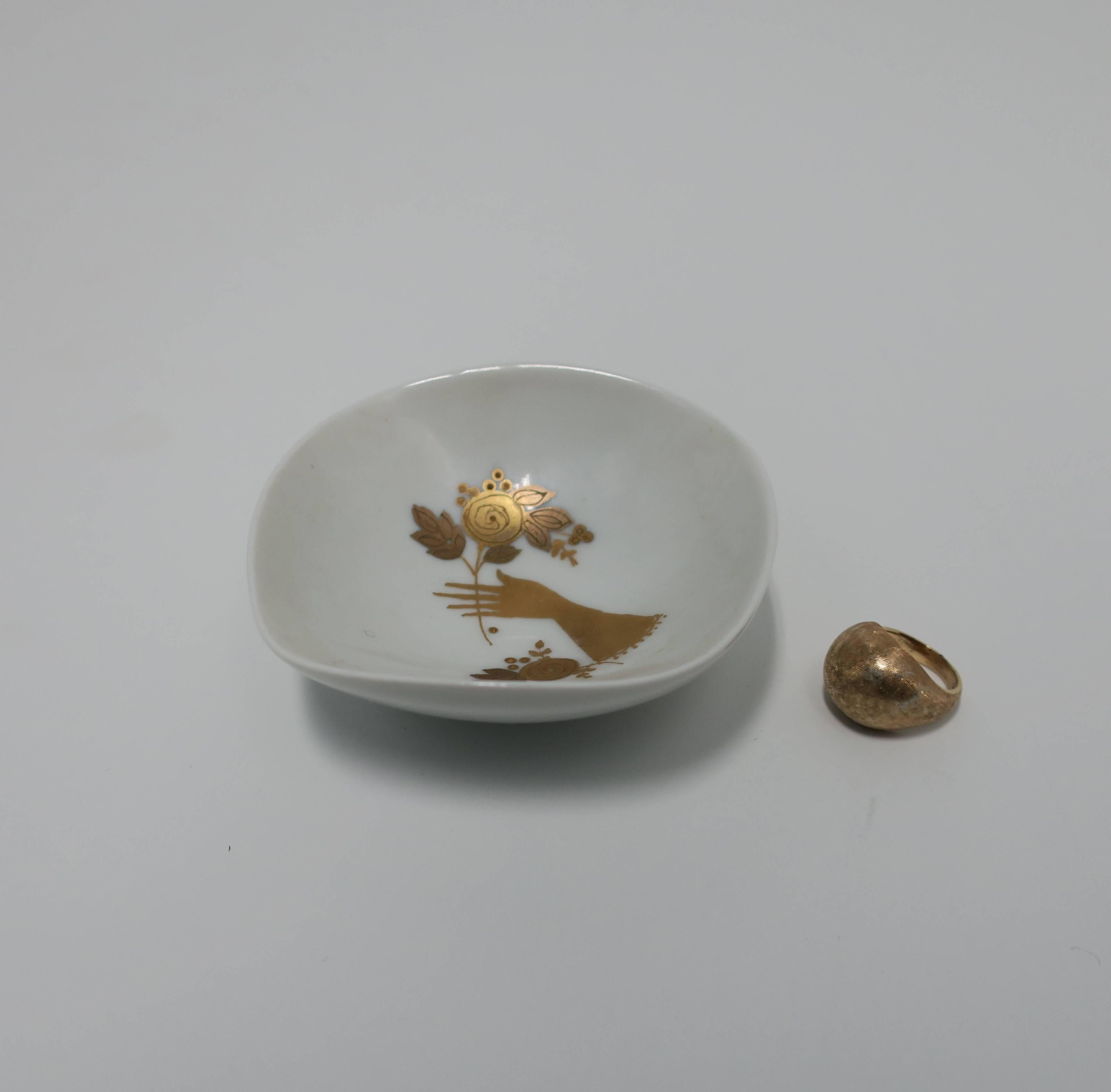 Porcelain German White and Gold Jewelry Dish by Rosenthal, 20th Century For Sale