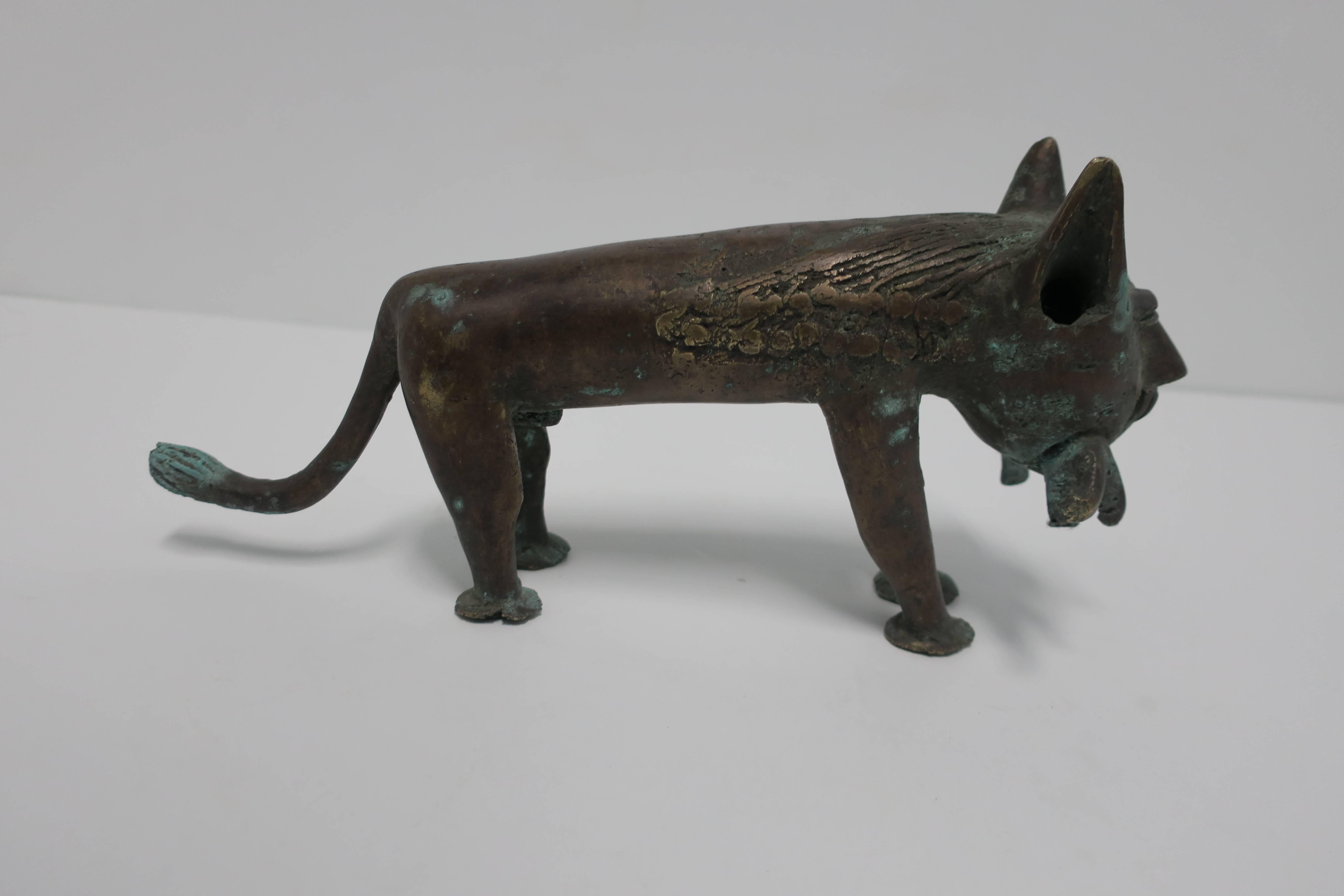 Modern Bronze Cat Sculpture, Africa In Good Condition In New York, NY