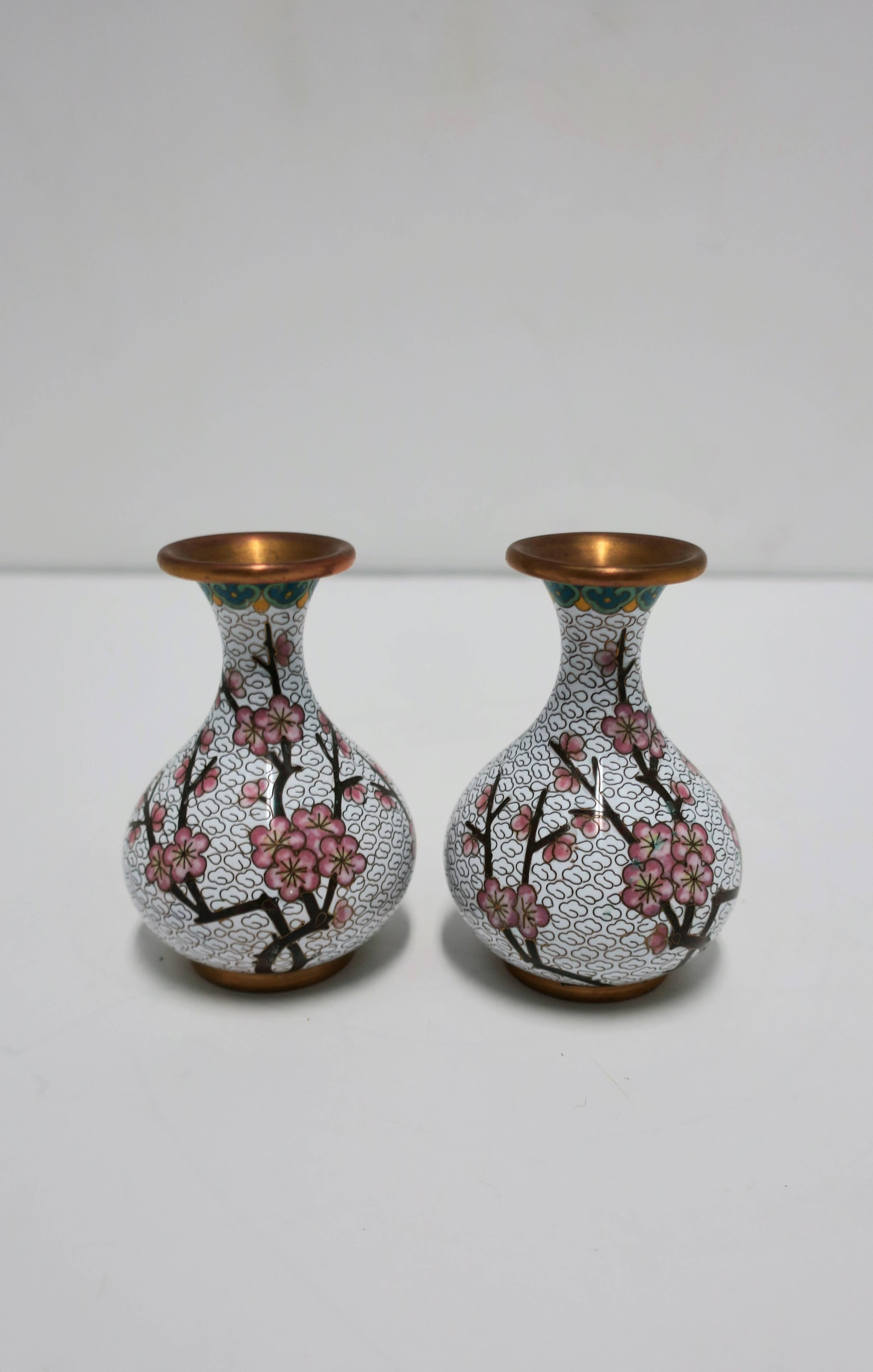 White and Pink Cloisonné Enamel Brass Vases with Cherry Blossom Design, Pair In Good Condition For Sale In New York, NY