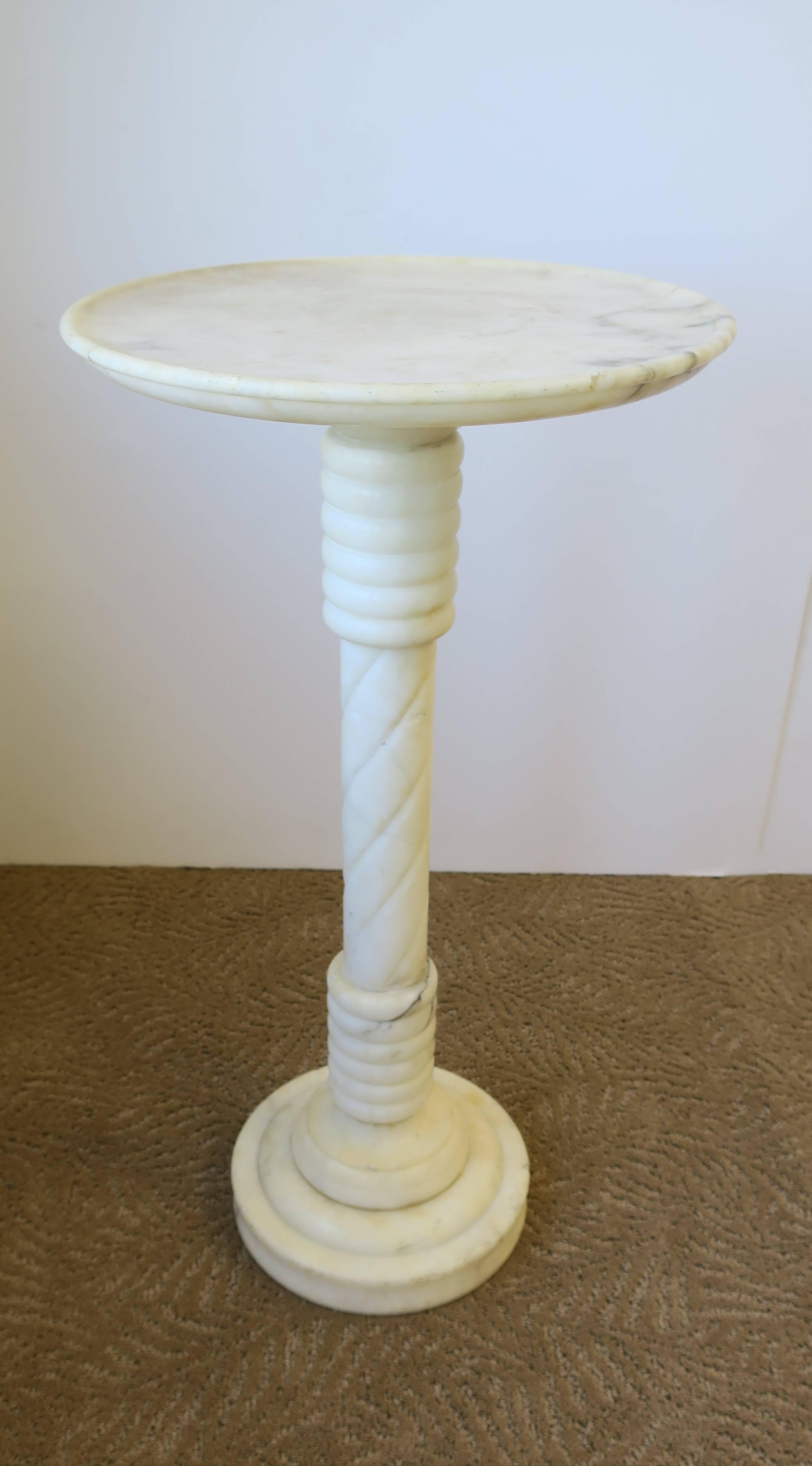 20th Century Italian Modern White and Black Marble Side Table