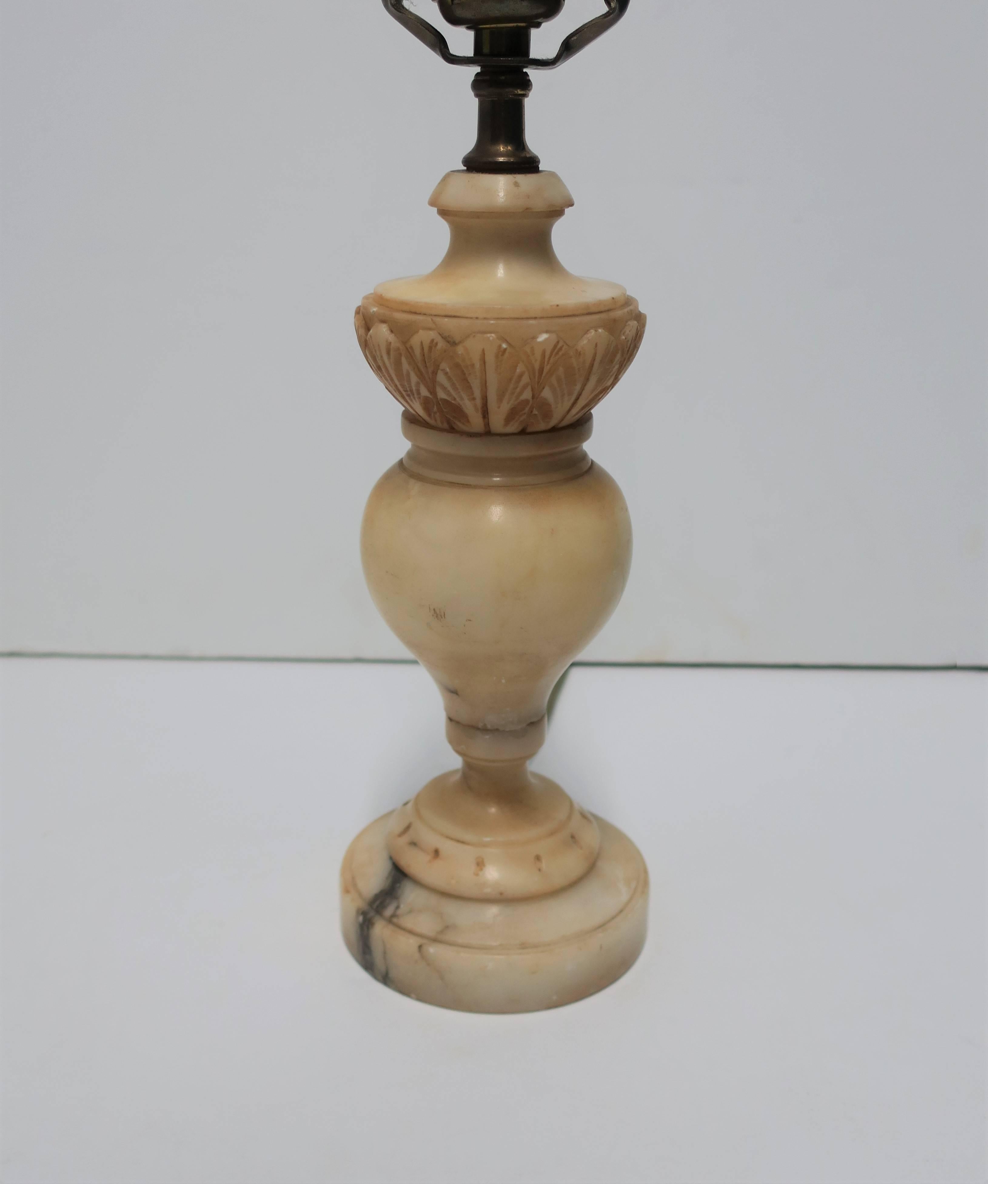 Small Italian Alabaster Marble Table or Desk Lamp, Italy, 1940s 1