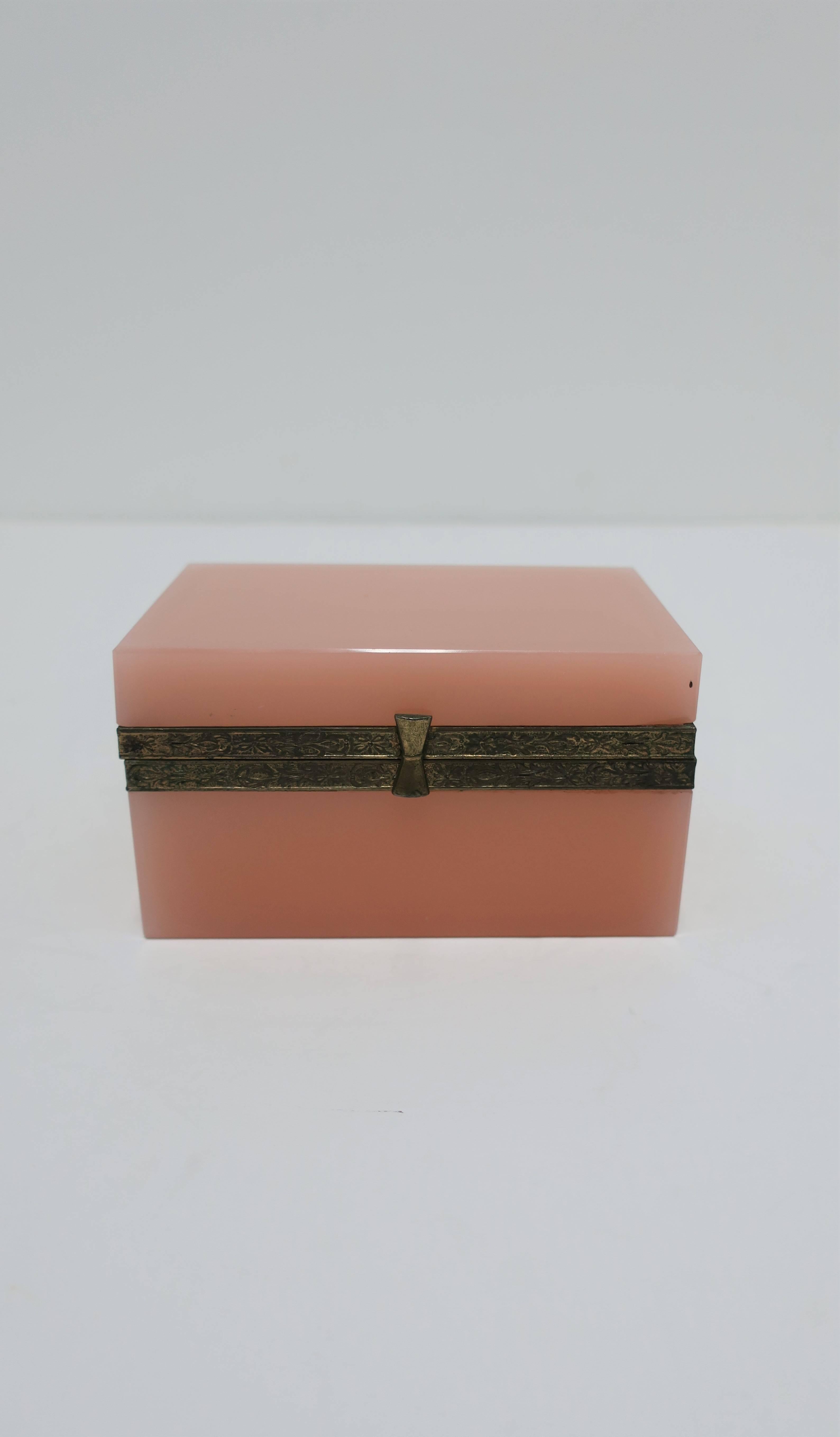 Mid-20th Century Modern Italian Pink Murano Art Glass Jewelry Box