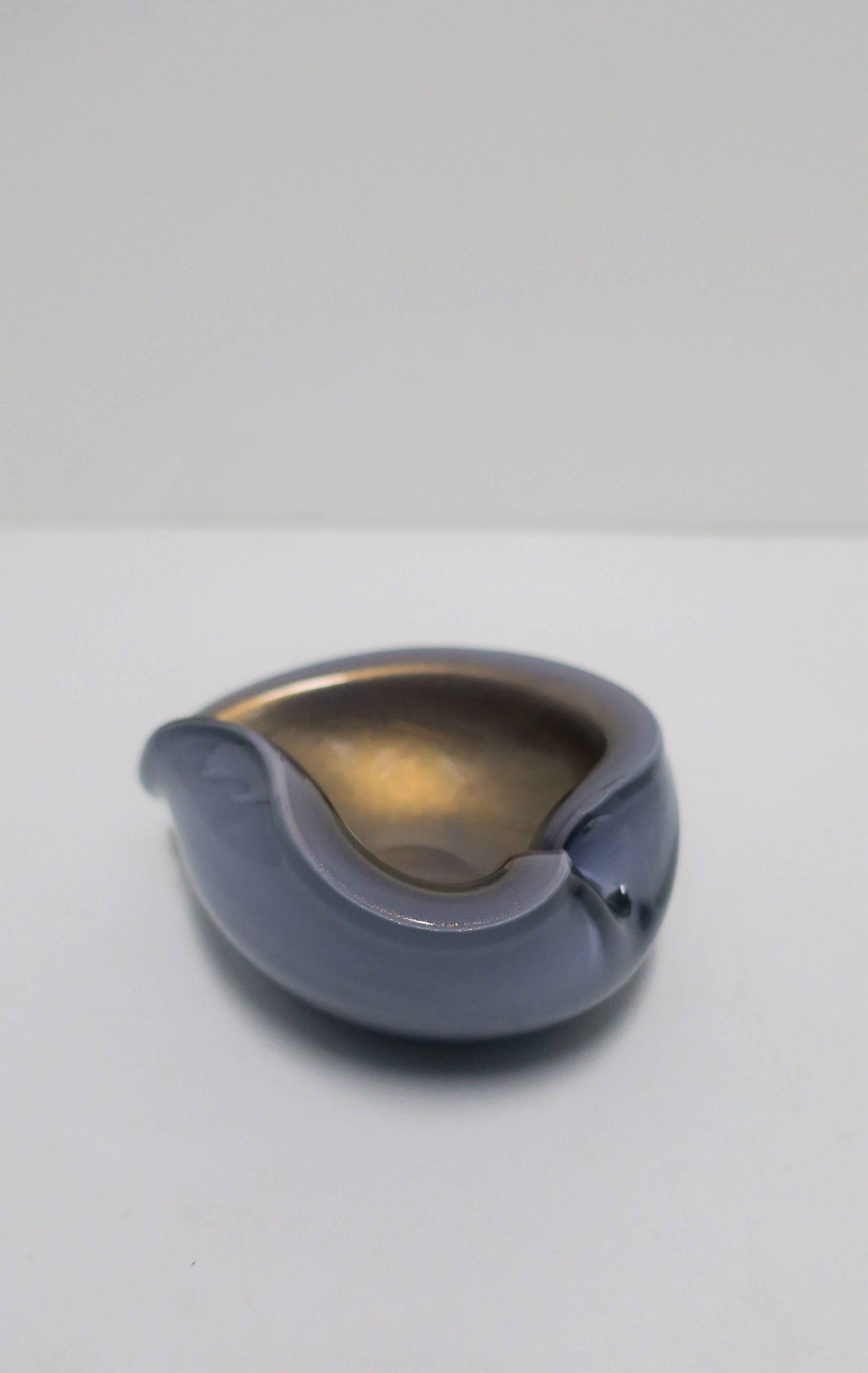 Mid-20th Century Italian Murano Purple Lavender and Gold Art Glass Bowl For Sale
