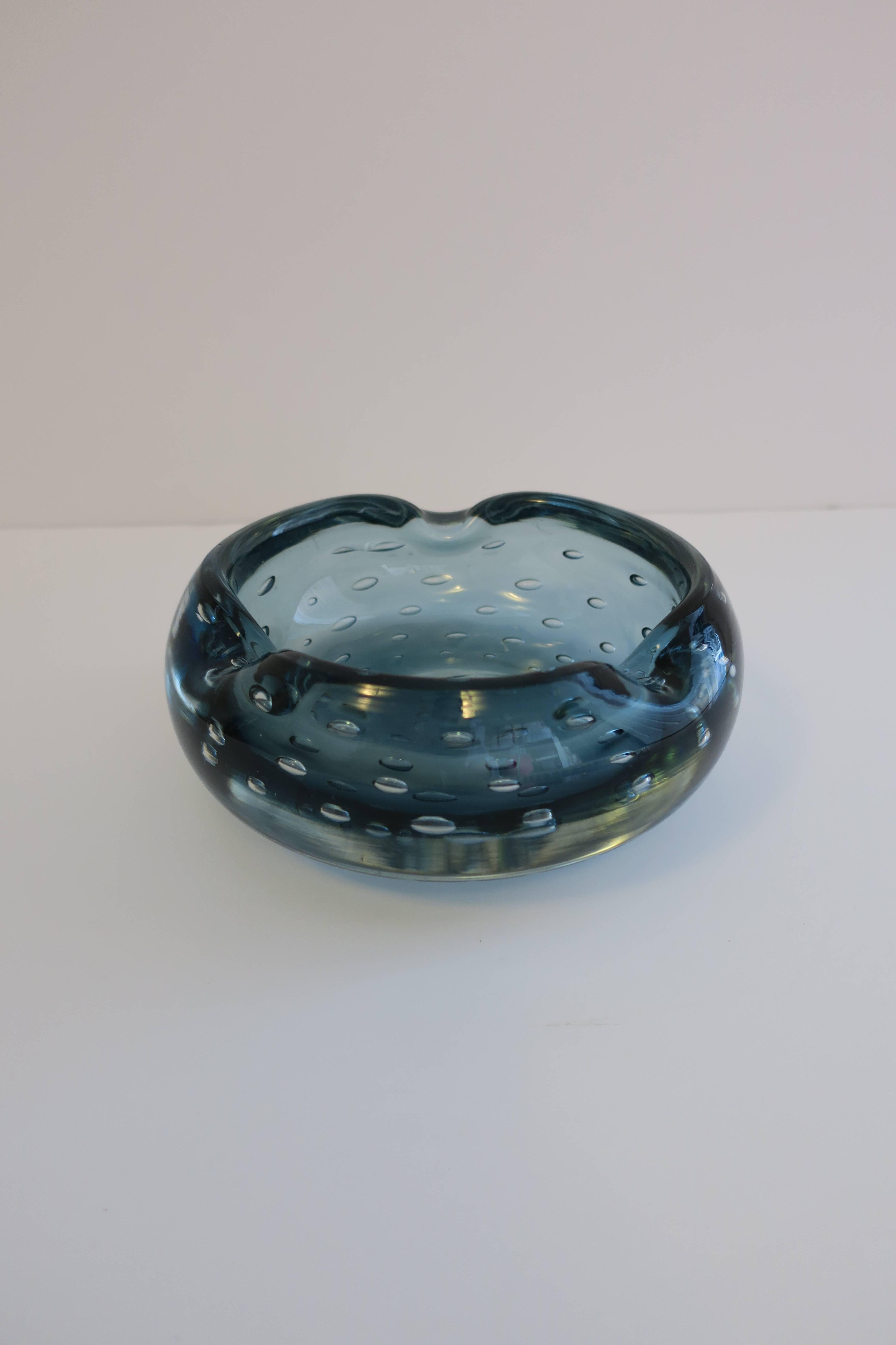 Italian Murano Blue Art Glass Bowl In Good Condition In New York, NY