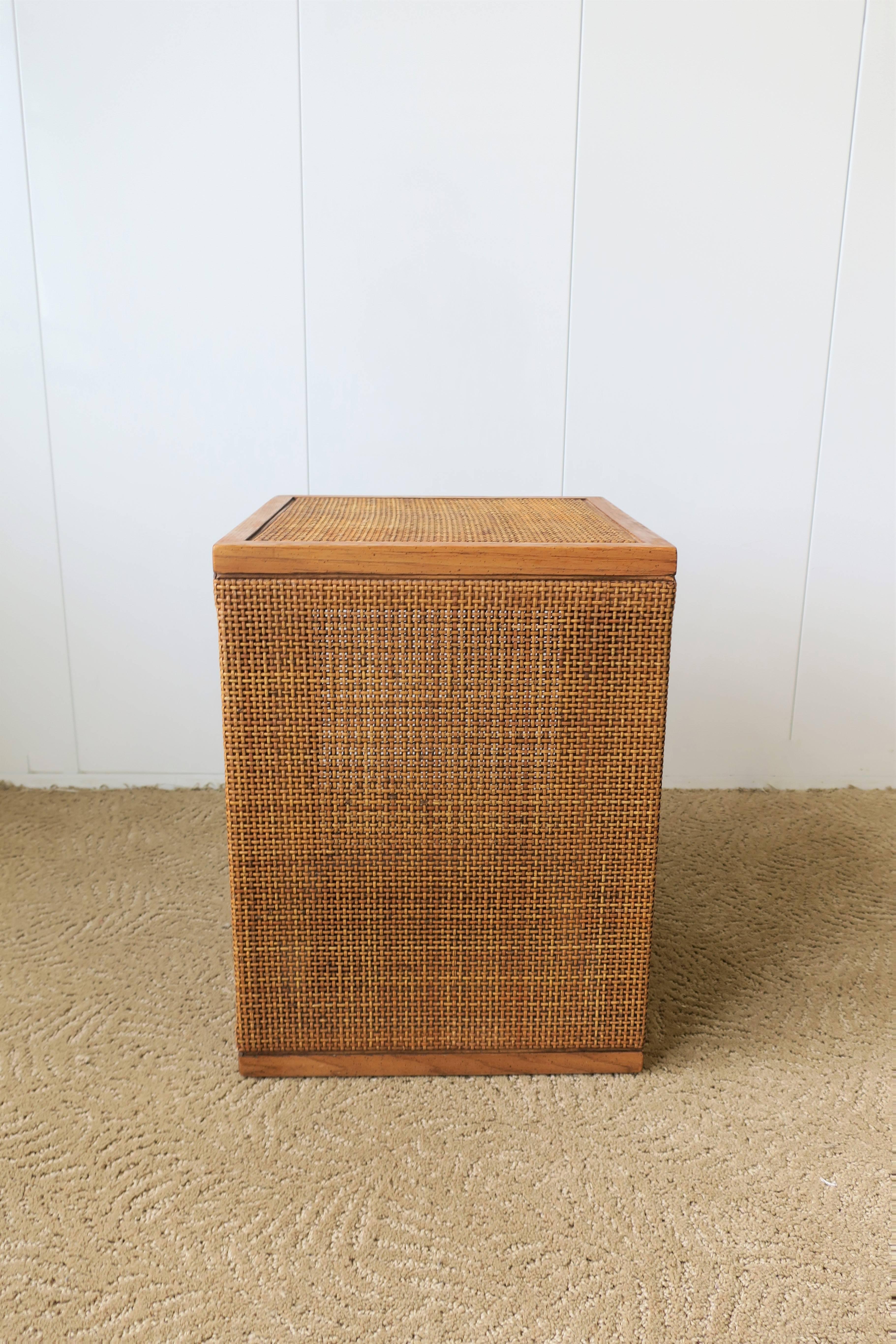 Small Square Wicker Rattan Side or End Table In Excellent Condition In New York, NY