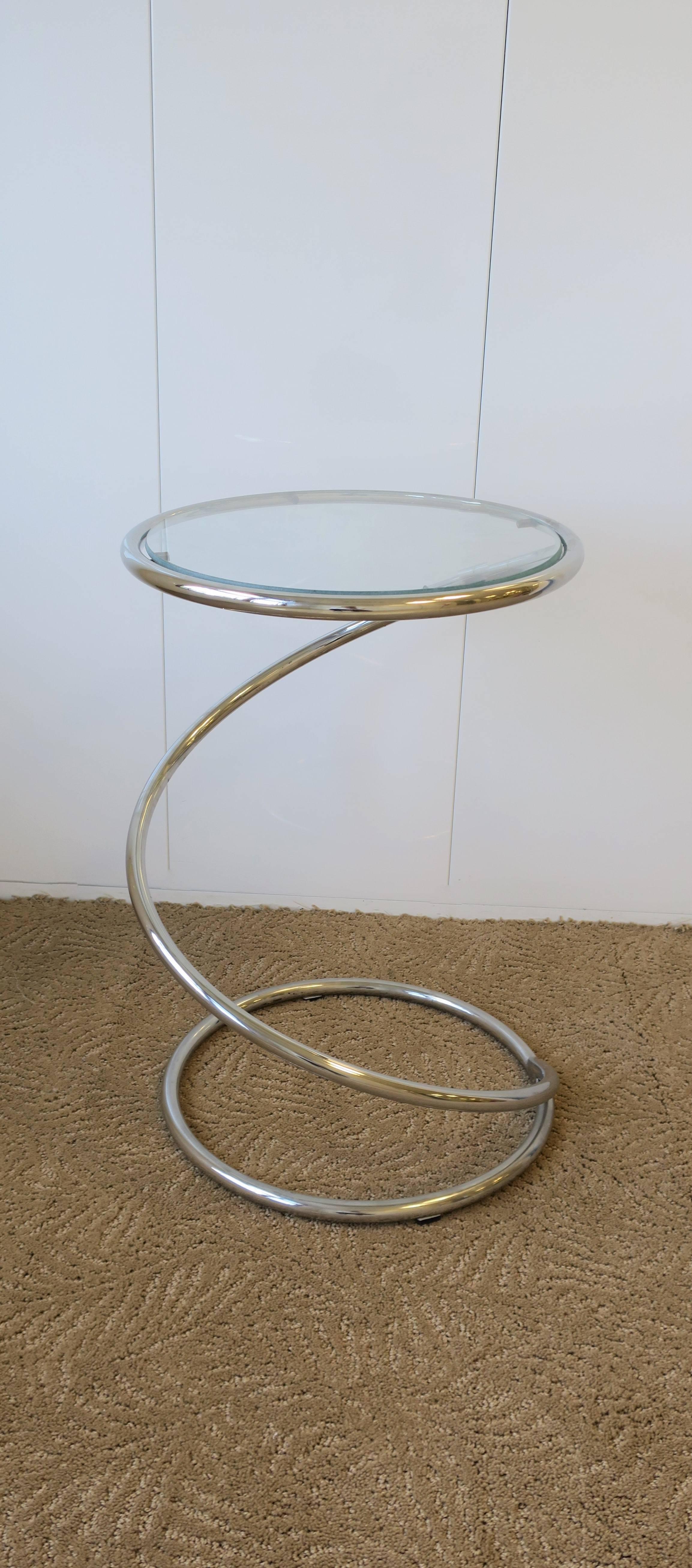 Modern Round Chrome Twist Side Table, ca. 1970s In Fair Condition In New York, NY