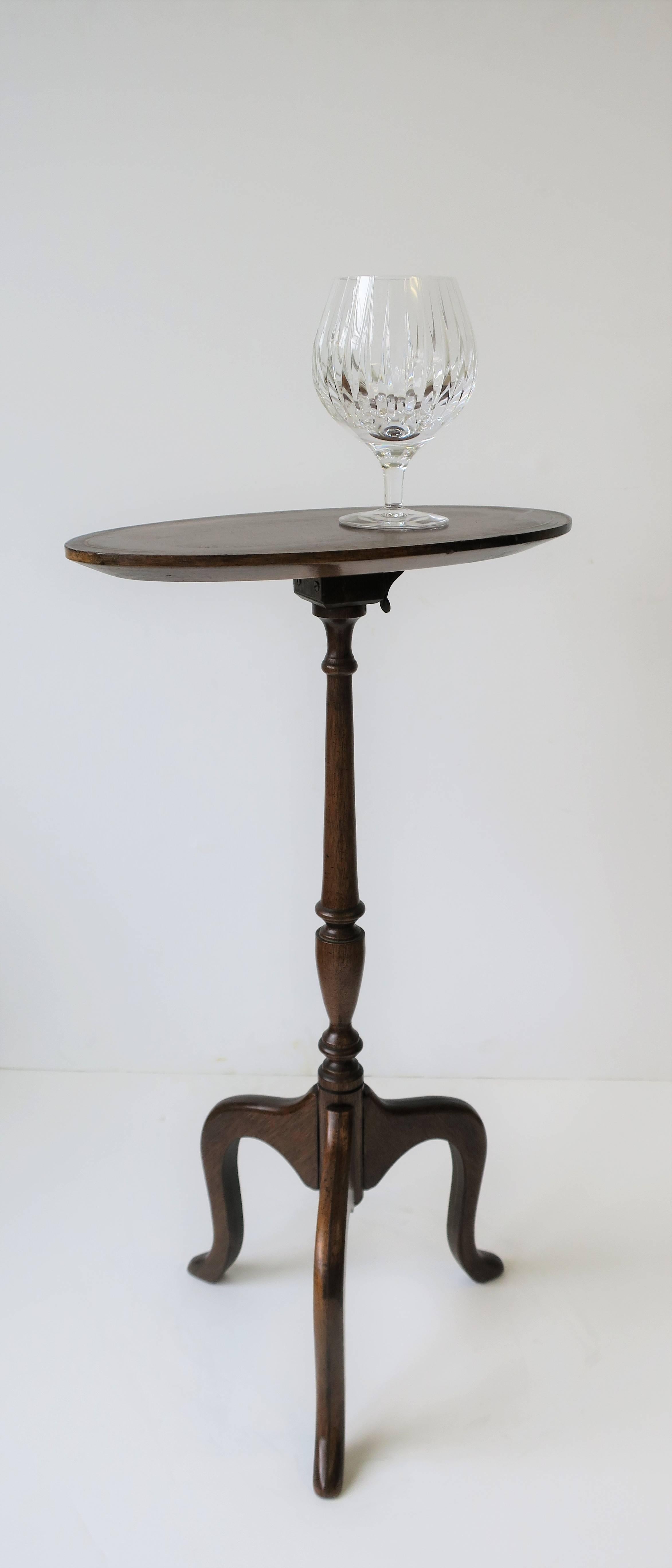 Early 20th Century Queen Anne Mahogany Tilt-Top Side Table In Good Condition In New York, NY