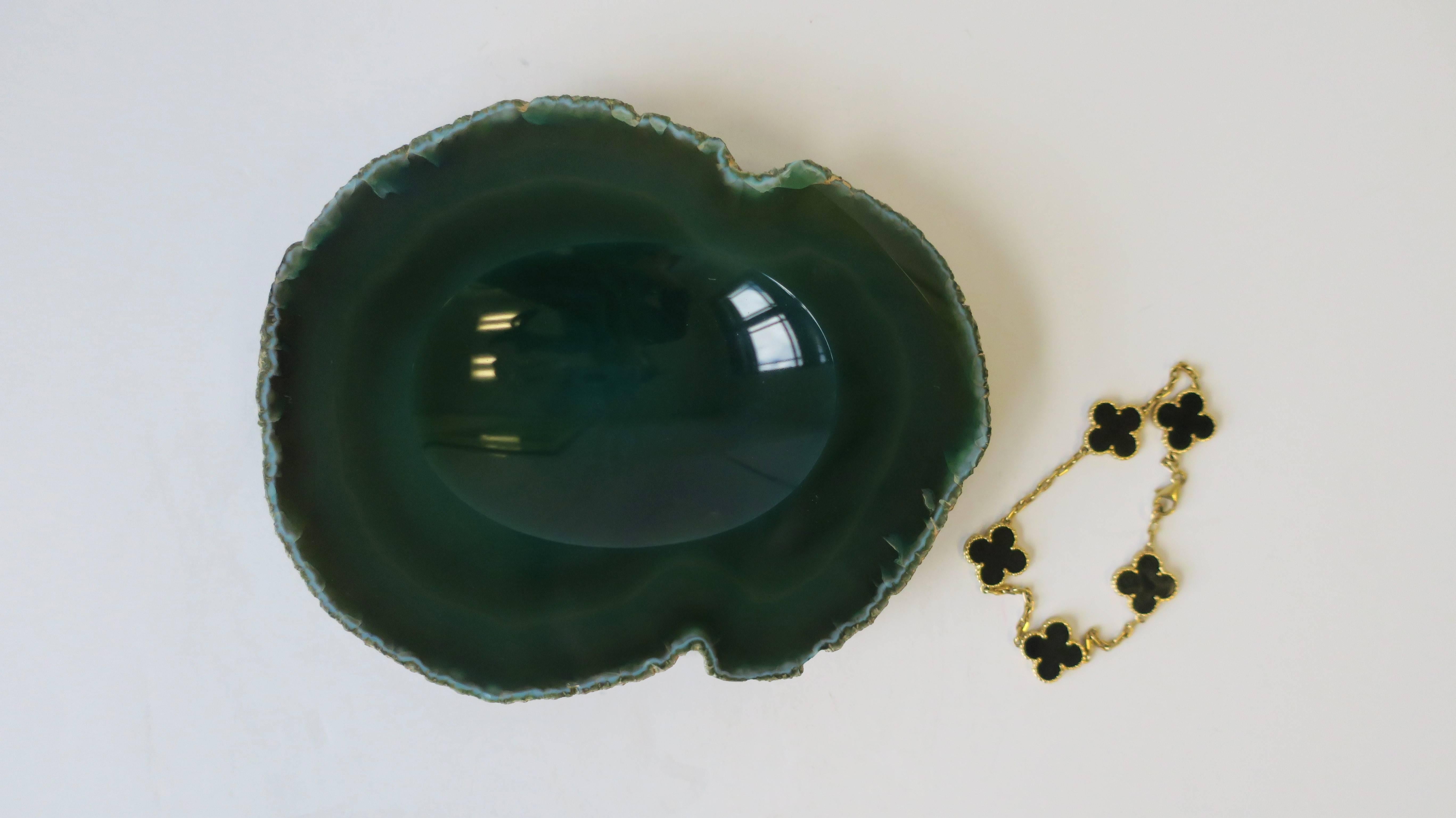 Vintage Emerald Green Agate Geode Vessel Bowl or Decorative Object In Good Condition In New York, NY