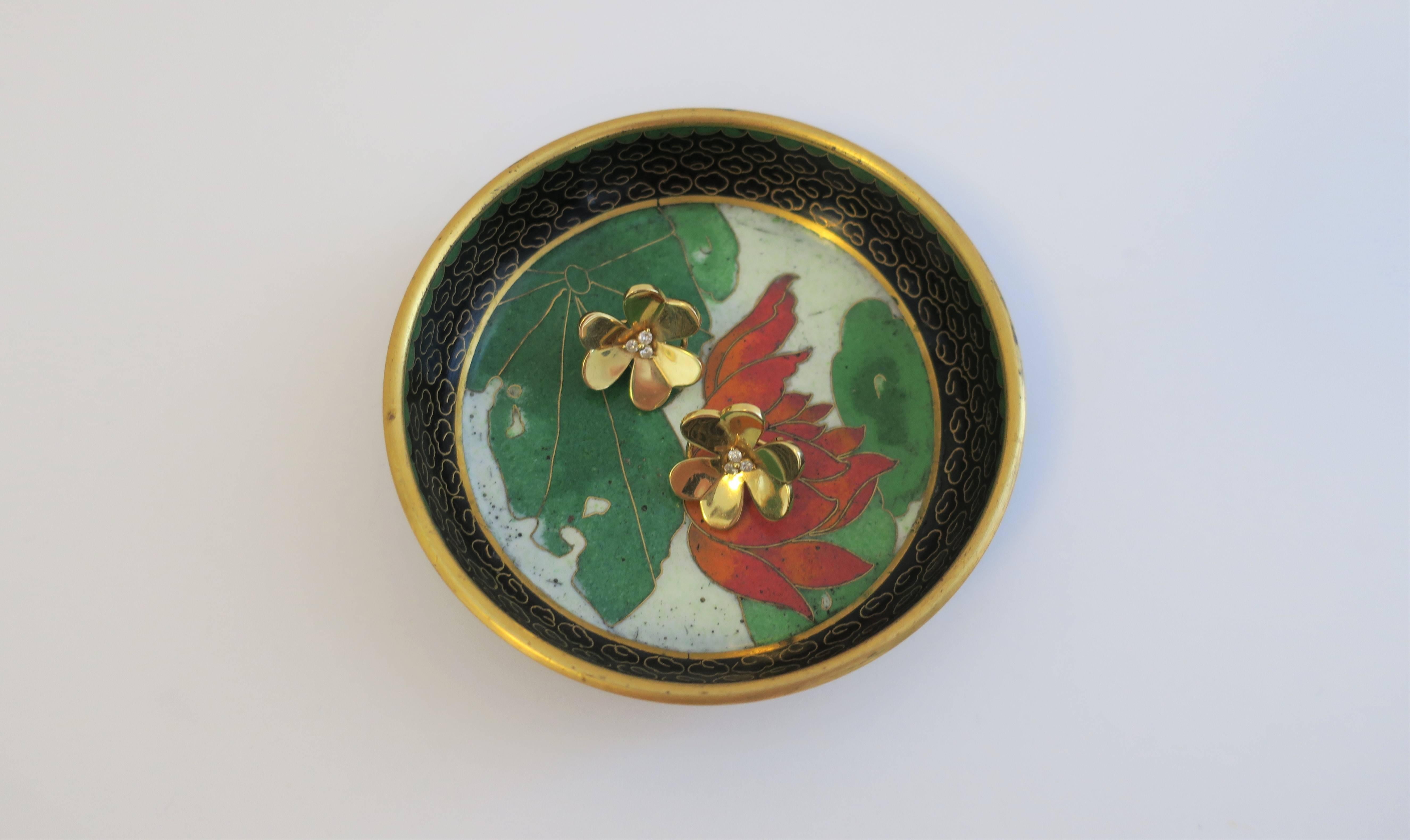Vintage Chinese Cloisonné Trinket or Jewelry Dish In Good Condition In New York, NY