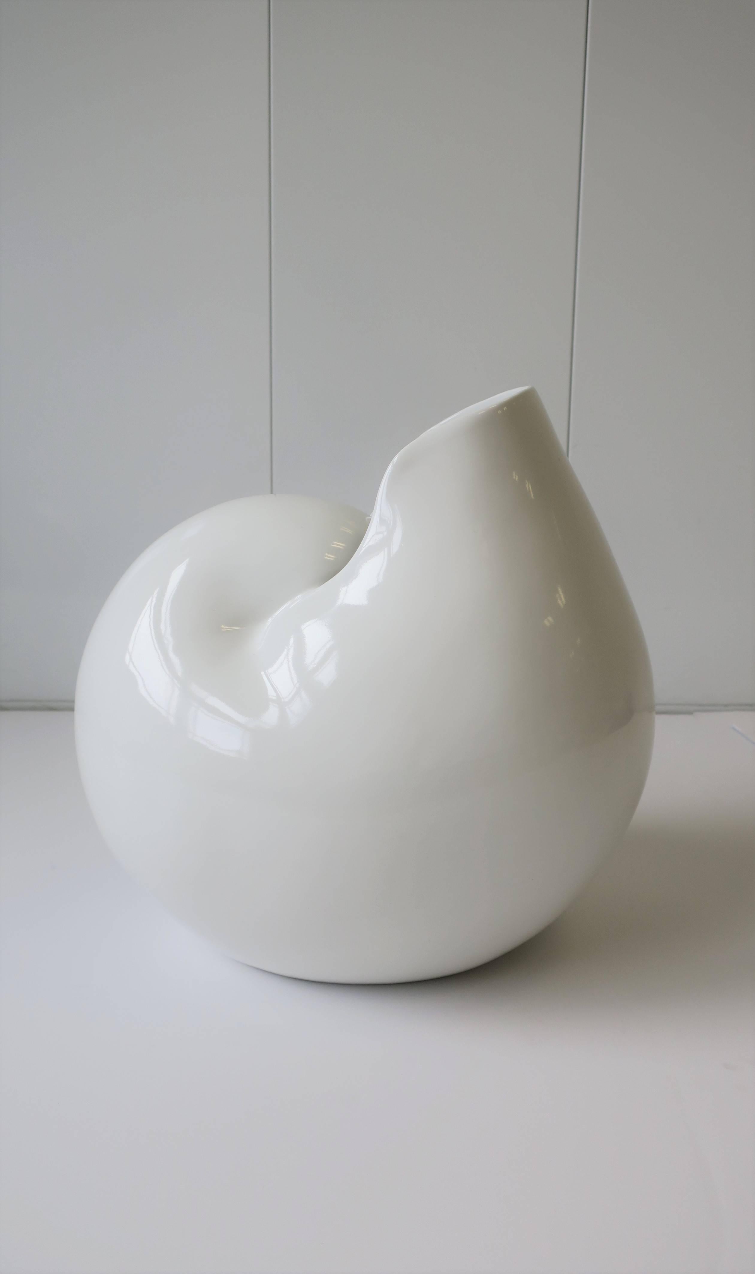 Organic Modern Italian White Ceramic Nautilus Shell Centrepiece Sculpture
