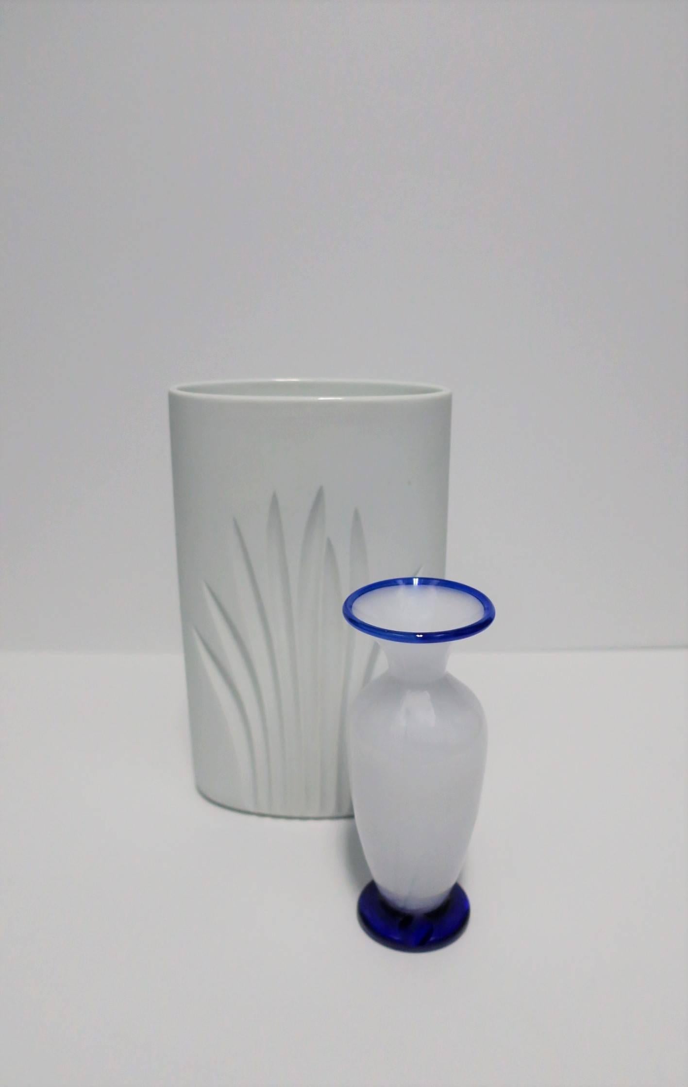 Blue and White Italian Urn Art Glass Vase 5