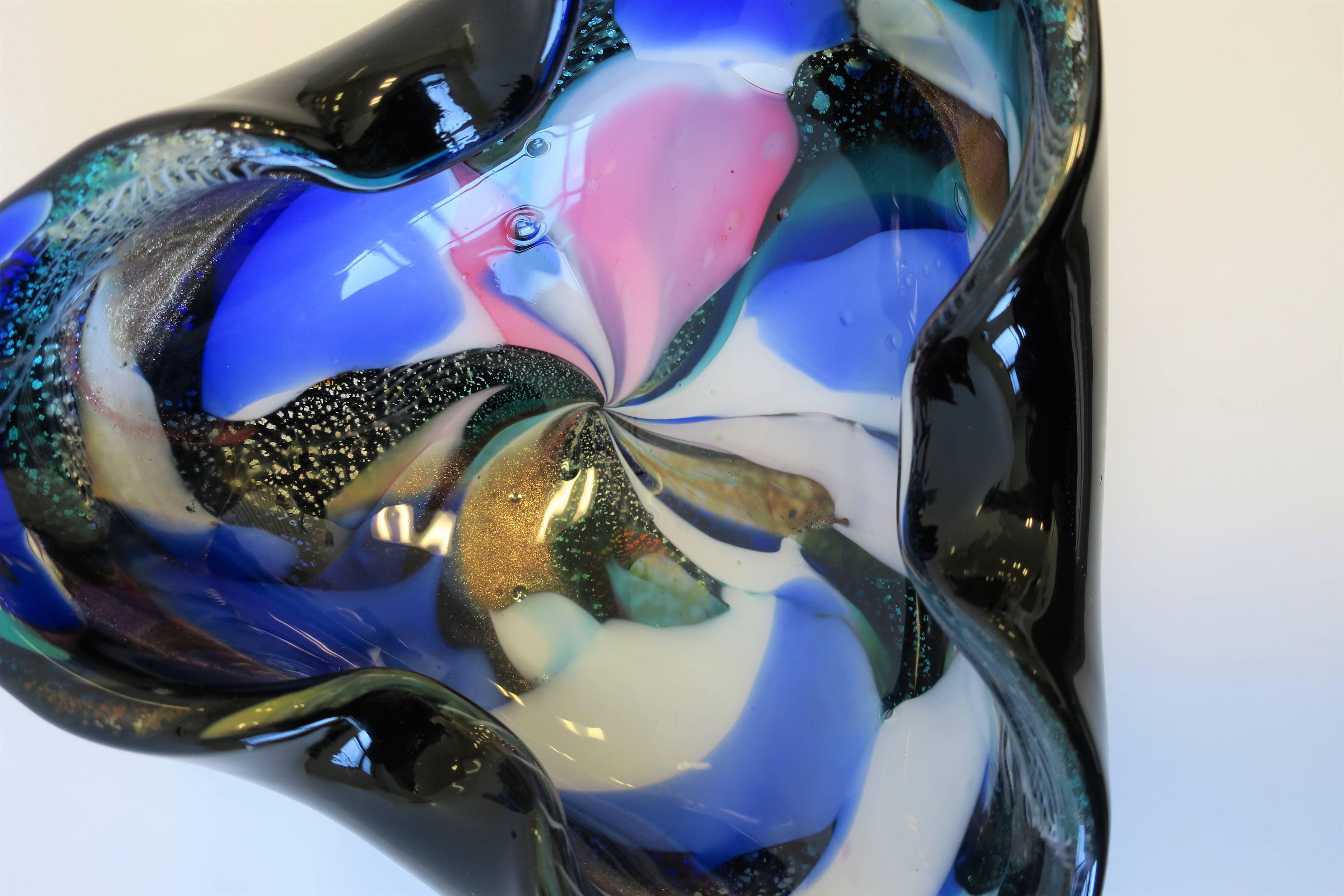 Italian Murano Art Glass Bowl with Abstract Design 1