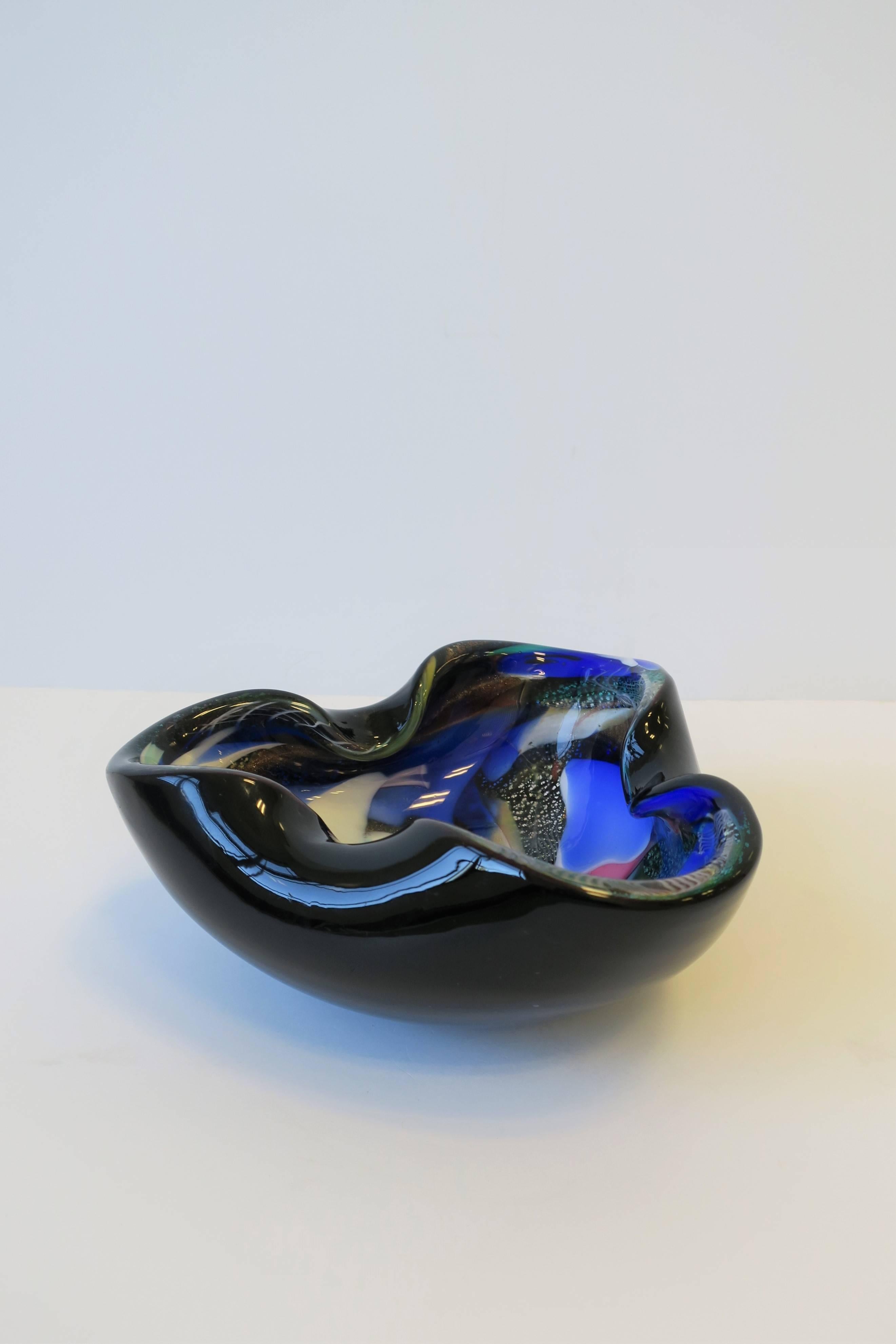 Italian Murano Art Glass Bowl with Abstract Design 3
