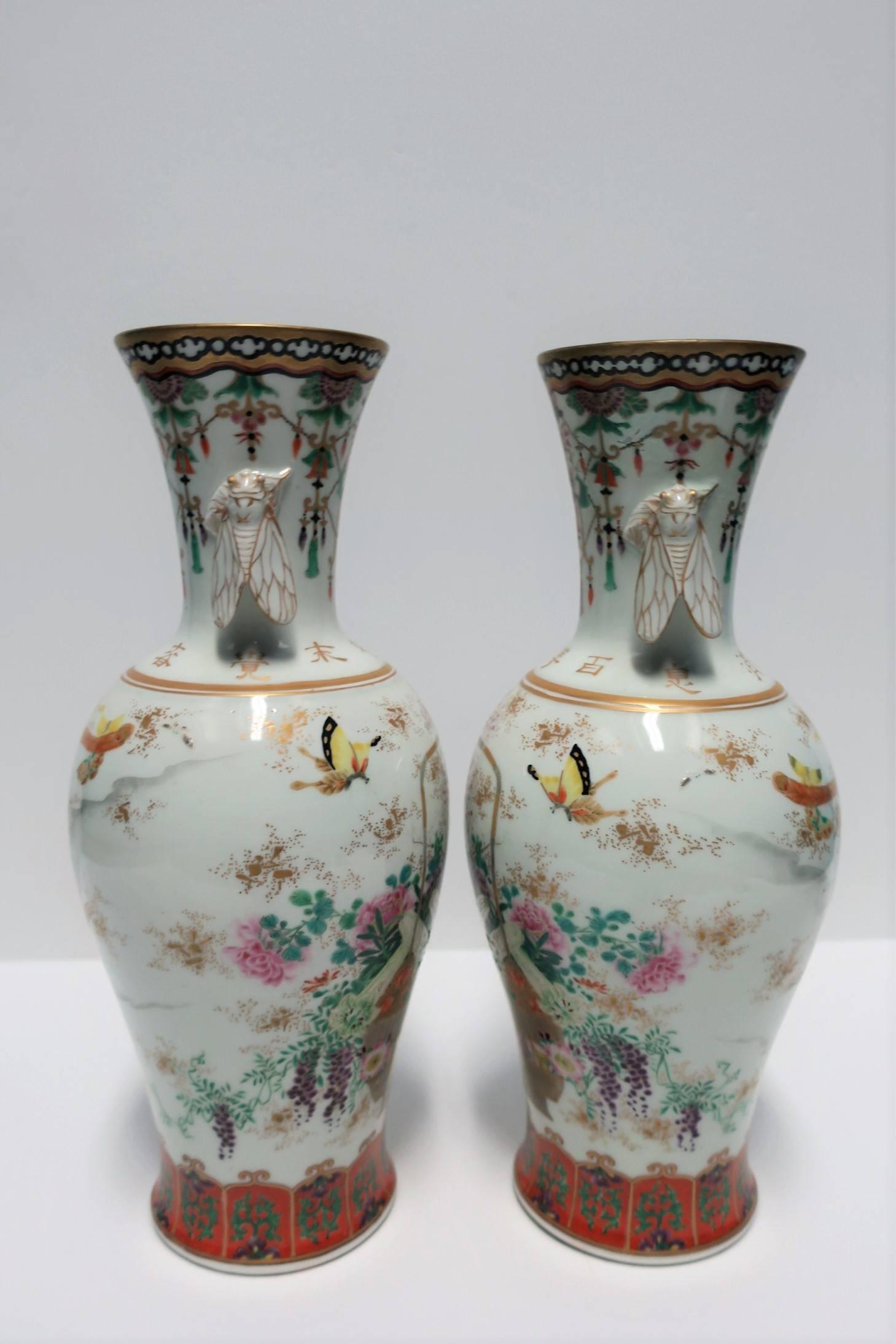 Art Deco Japanese Kutani Porcelain Vases Meiji Period, Pair In Good Condition For Sale In New York, NY