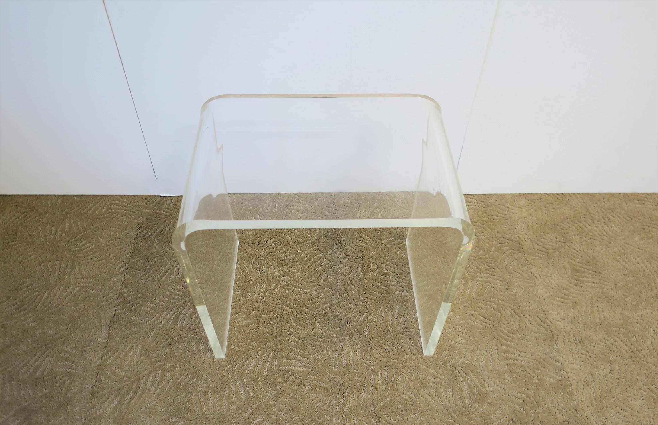 Modern Waterfall Lucite Bench or Side Table In Good Condition In New York, NY