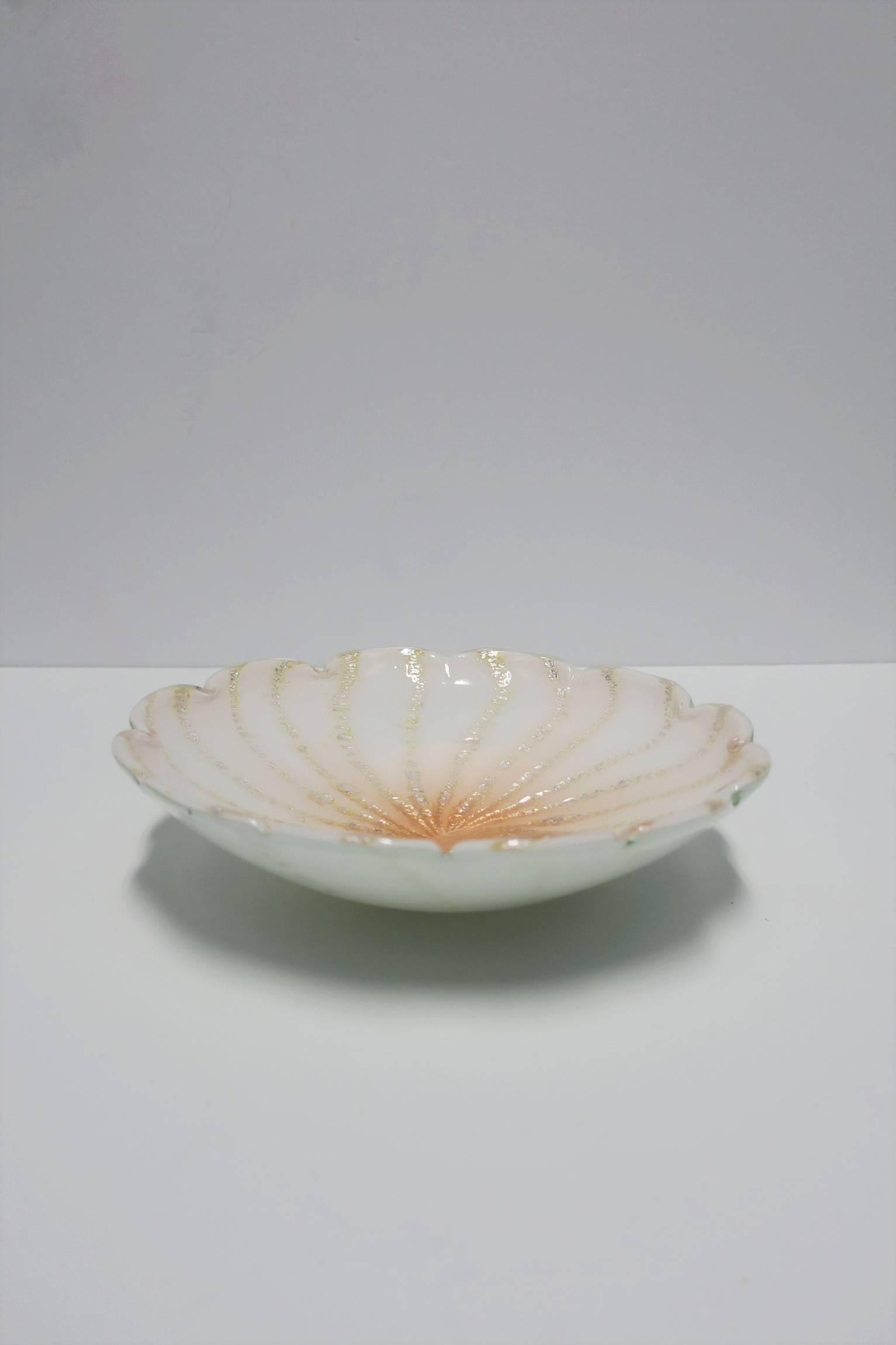 Italian Murano White and Silver Art Glass Bowl or Catchall Barbini Style In Good Condition For Sale In New York, NY
