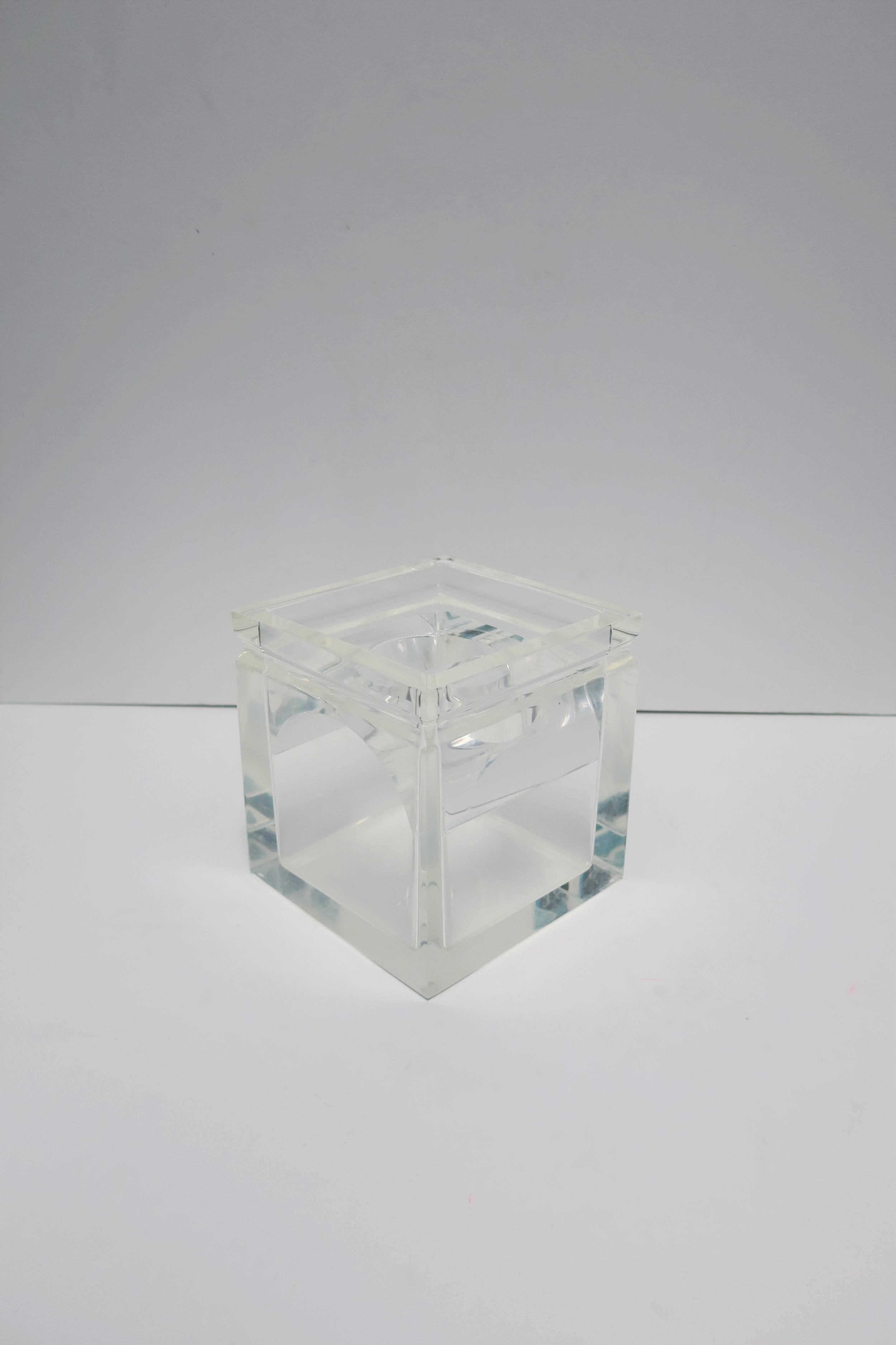 A vintage Lucite tissue box in the style of American designer, Charles Hollis Jones. Box is substantial and made well. 

