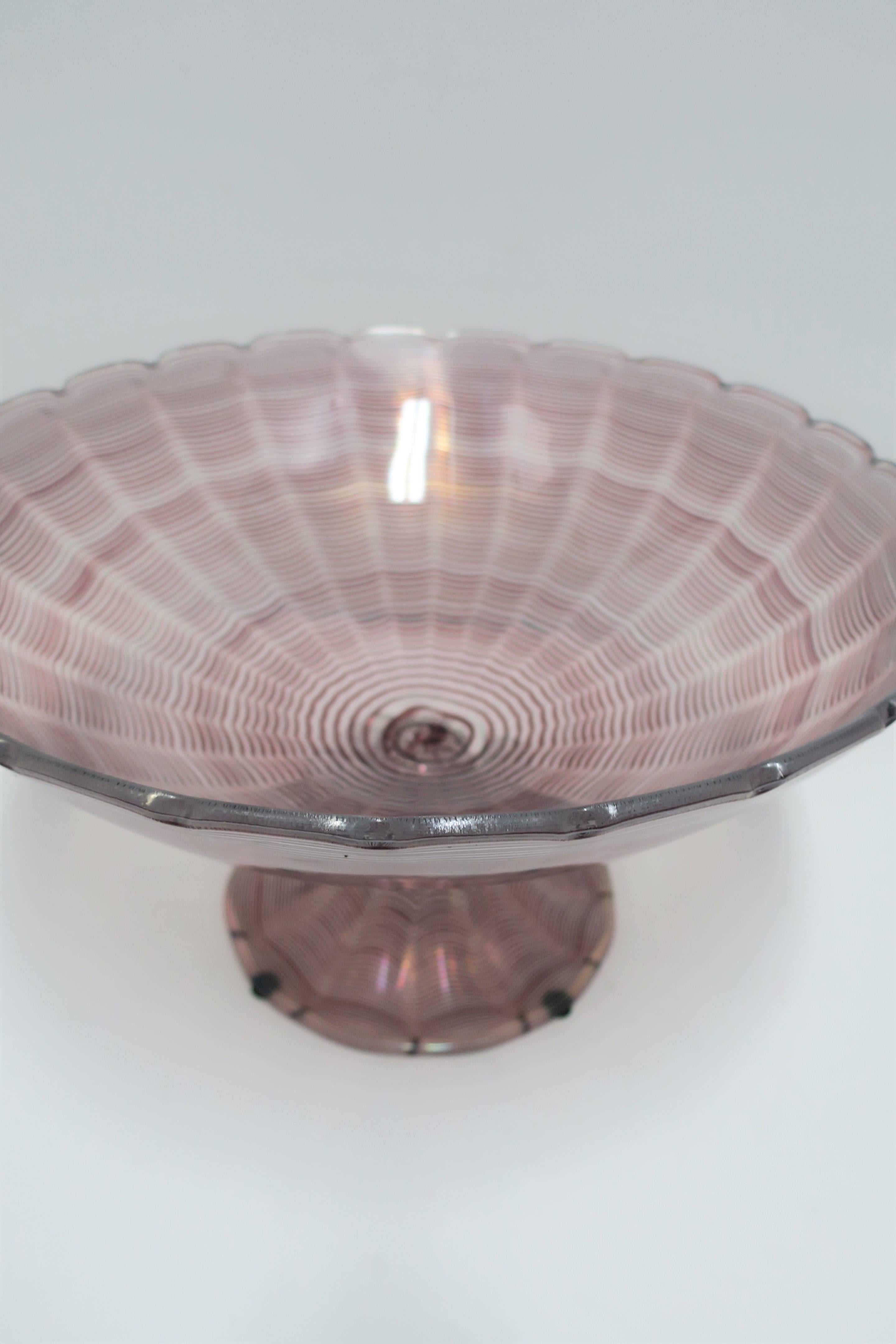 Italian Murano Art Glass Urn Centerpiece Bowl In Good Condition In New York, NY