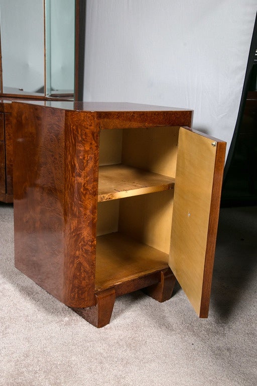 Burlwood Art Deco Vanity or Dressing Table with Two Matching Night Stands In Excellent Condition For Sale In Stamford, CT