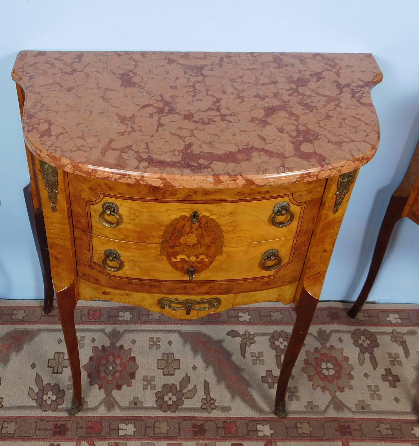 Pair of Marble Top Inlaid Satinwood French Side Tables, circa 1930 In Excellent Condition In Stamford, CT