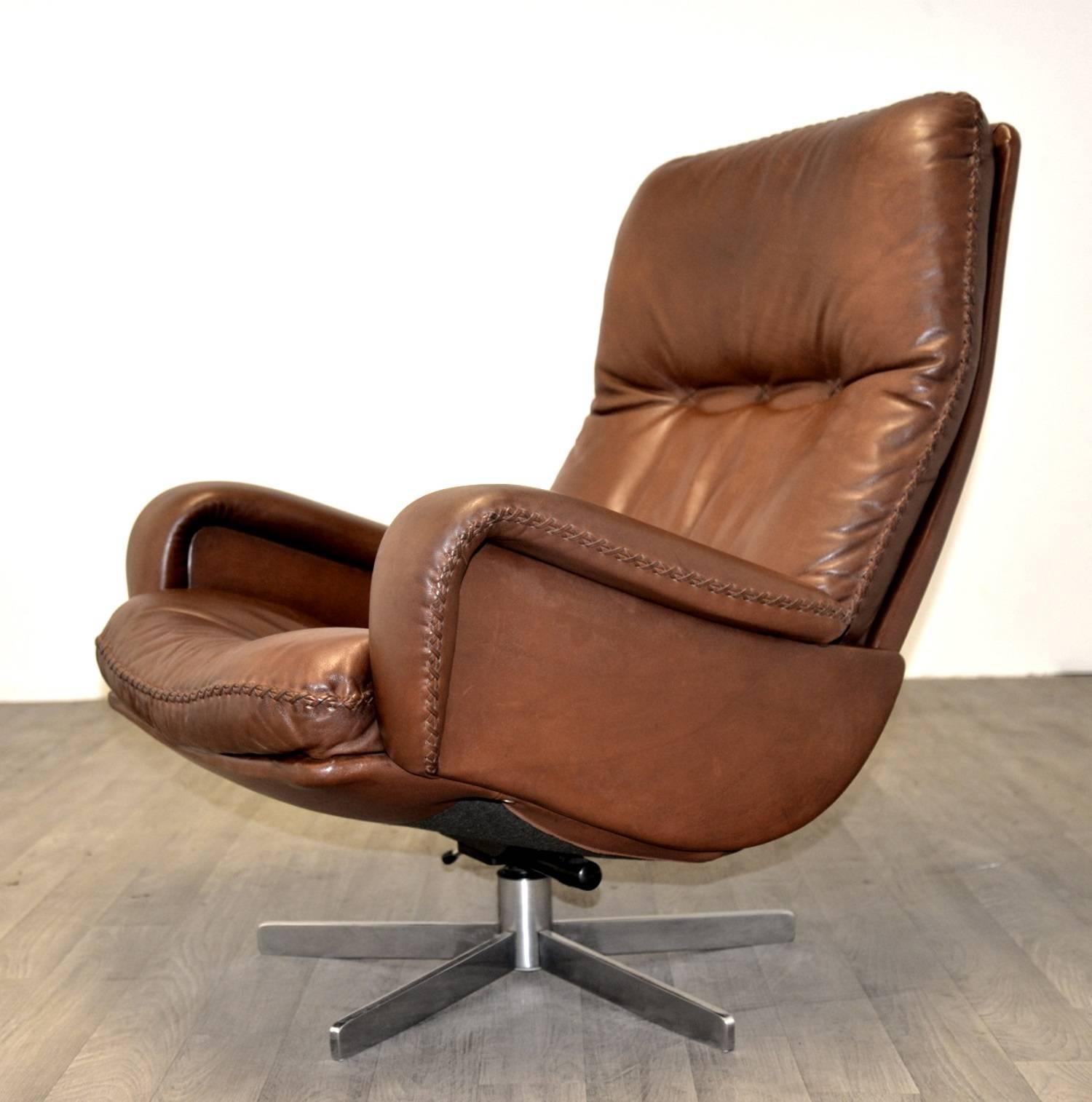 Mid-Century Modern Vintage De Sede S 231 James Bond Swivel Armchair with Ottoman 1960s