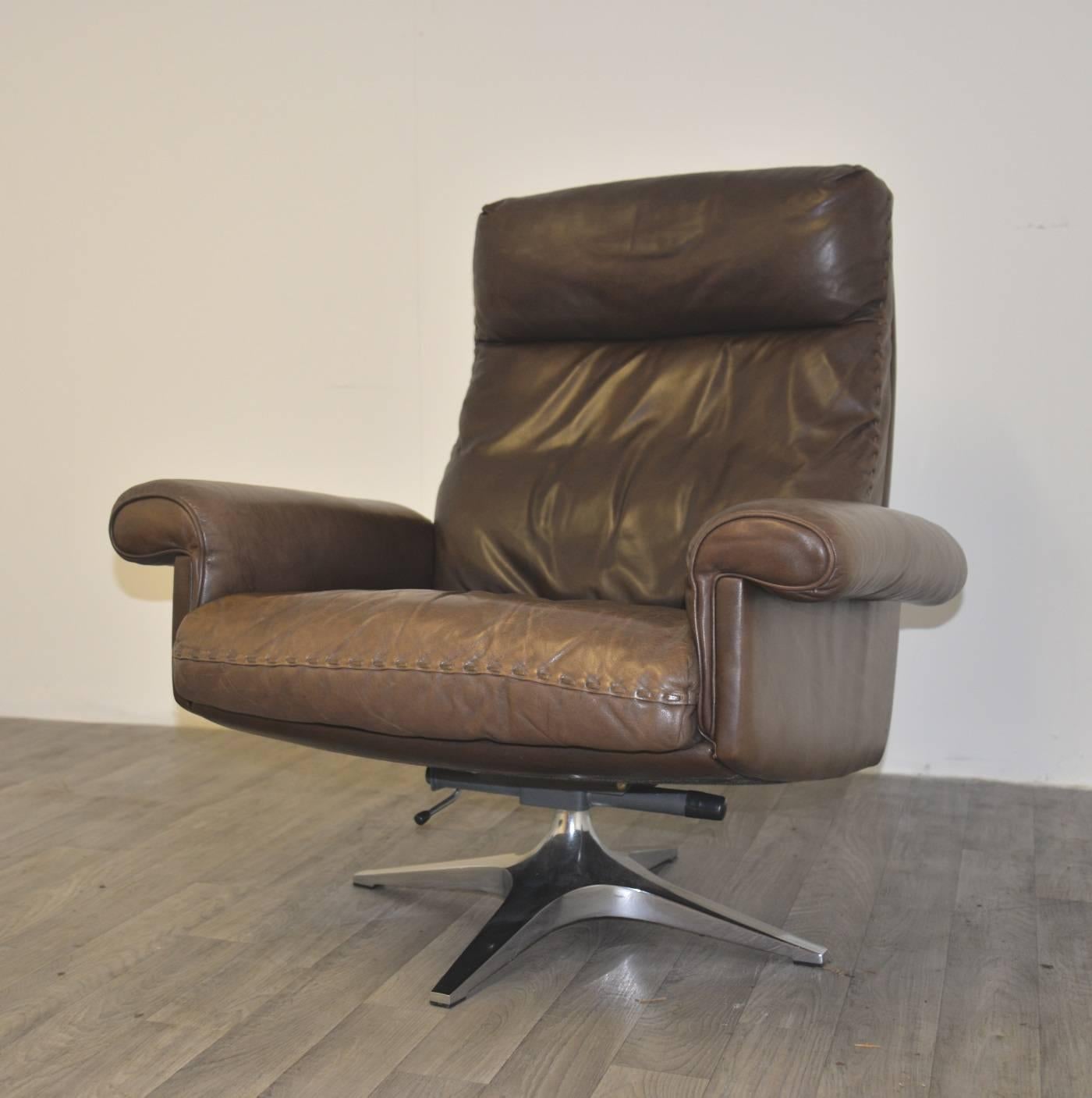 Late 20th Century Pair of Vintage De Sede DS-31 High Back Swivel Lounge Club Armchairs, 1970s